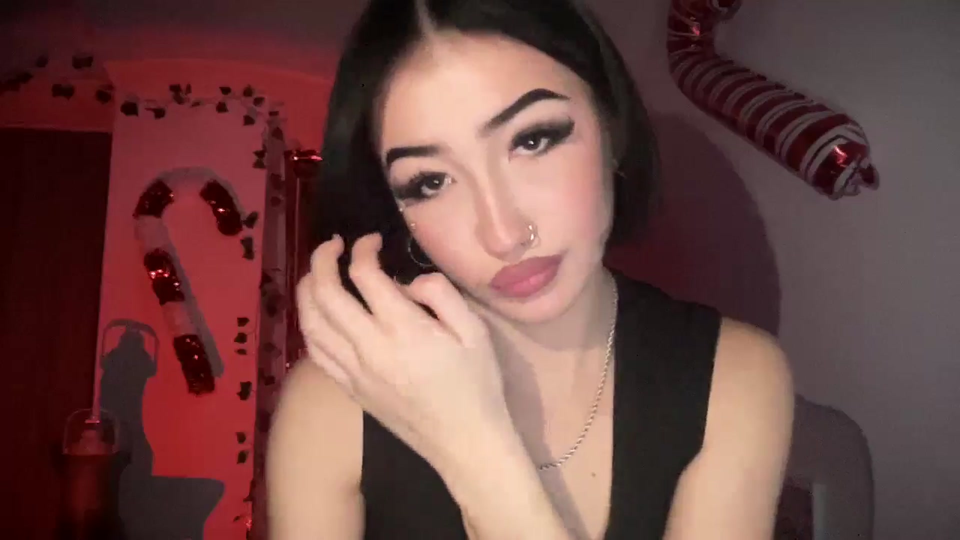Gallery image thumbnail from Young_Evil's myfreecams stream on, 12/31/2025, 15:22 image 17 of 20