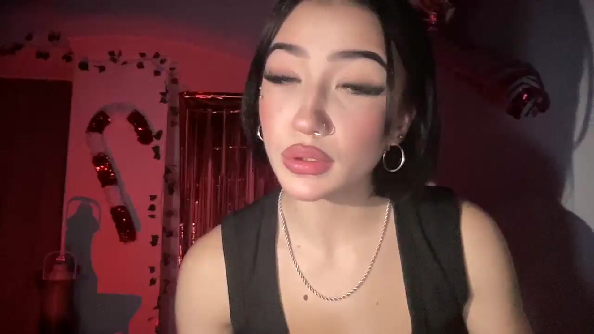 Gallery image thumbnail from Young_Evil's myfreecams stream on, 12/31/2025, 15:22 image 2 of 20
