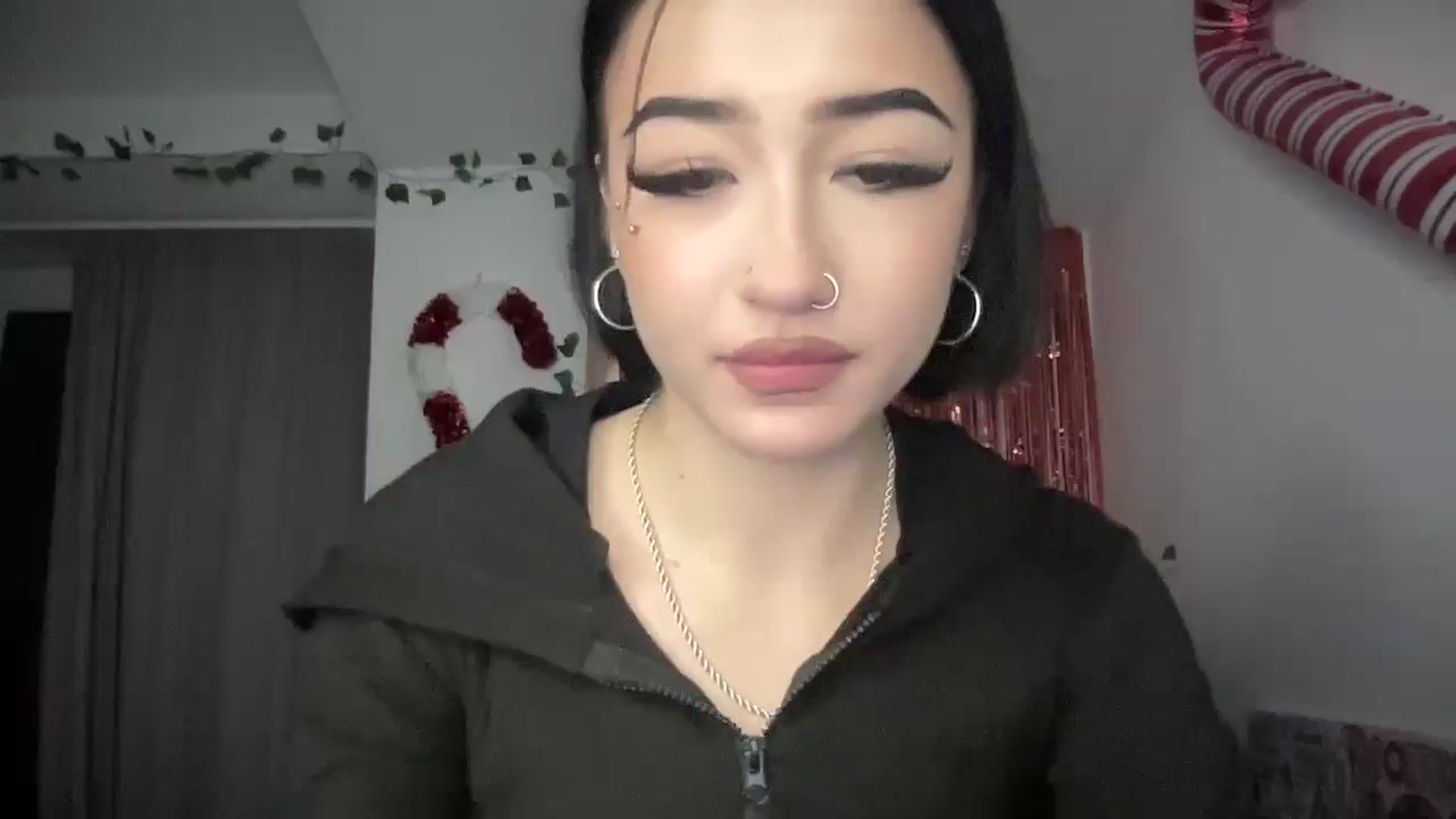 Gallery image thumbnail from Young_Evil's myfreecams stream on, 12/31/2025, 17:59 image 18 of 20