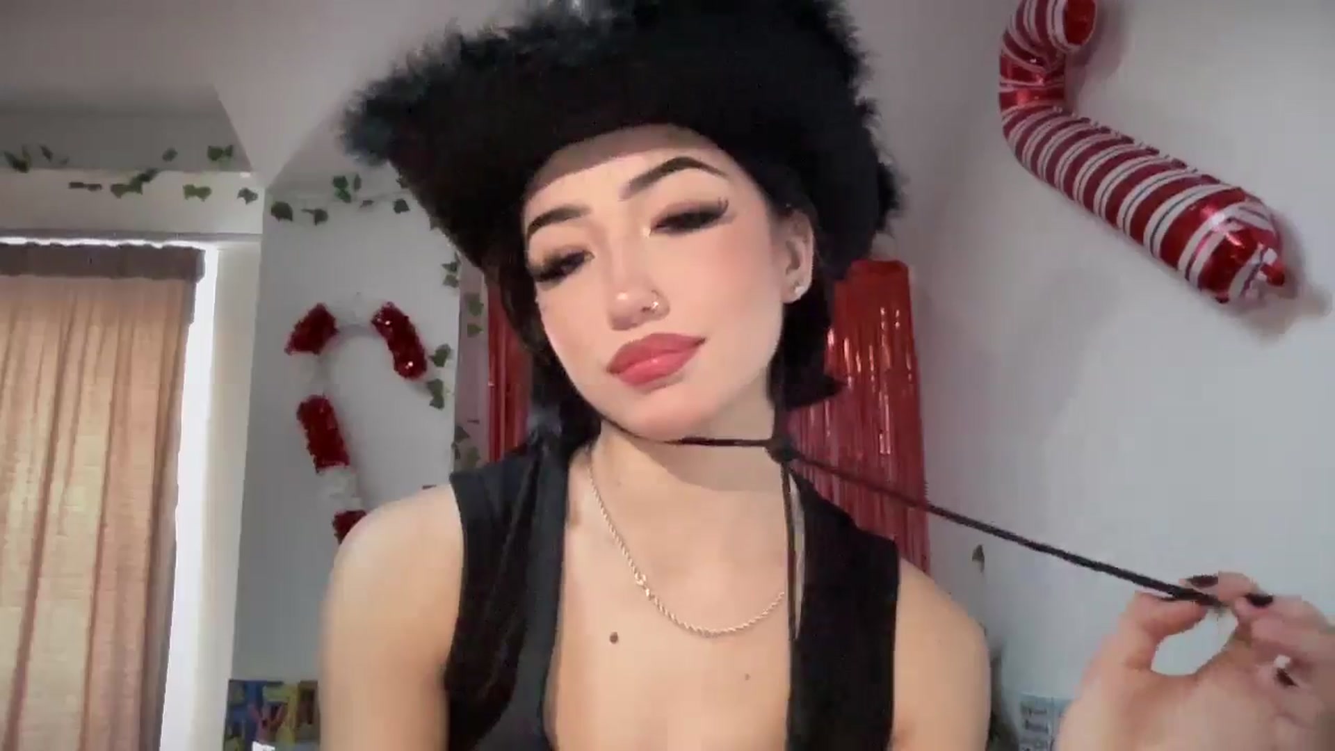 Gallery image thumbnail from Young_Evil's myfreecams stream on, 01/01/2026, 14:23 image 4 of 20