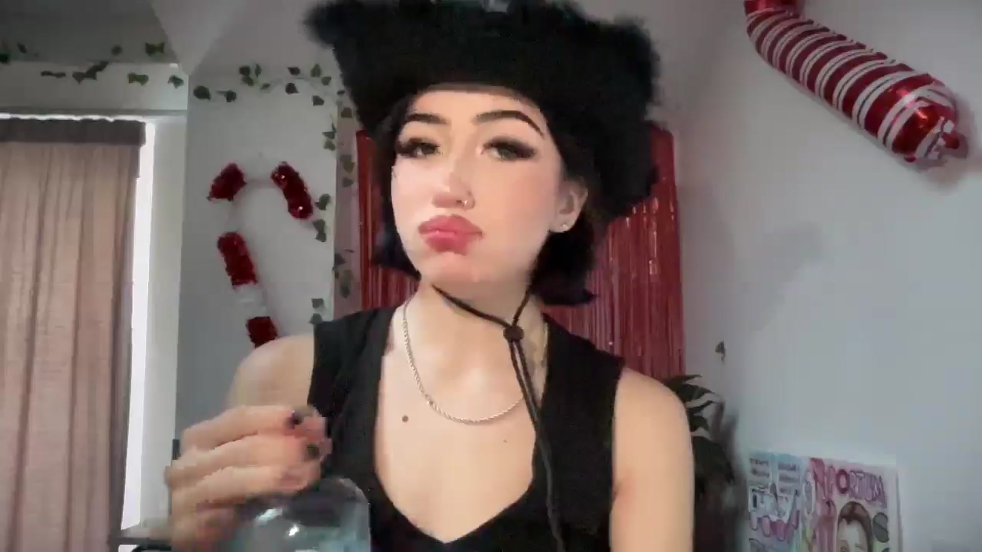 Gallery image thumbnail from Young_Evil's myfreecams stream on, 01/01/2026, 14:23 image 7 of 20