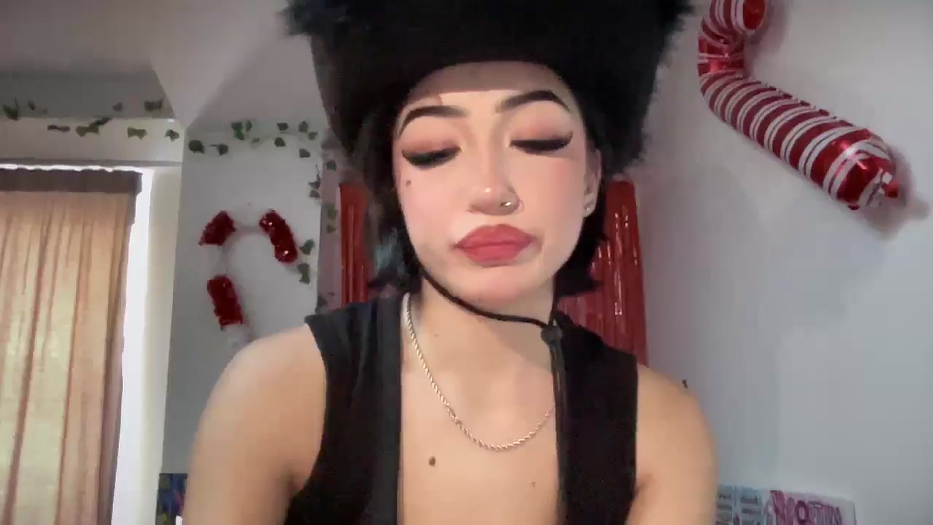 Gallery image thumbnail from Young_Evil's myfreecams stream on, 01/01/2026, 14:23 image 3 of 20