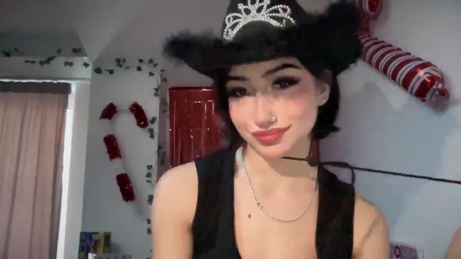 Gallery image thumbnail from Young_Evil's myfreecams stream on, 01/01/2026, 14:23 image 10 of 20