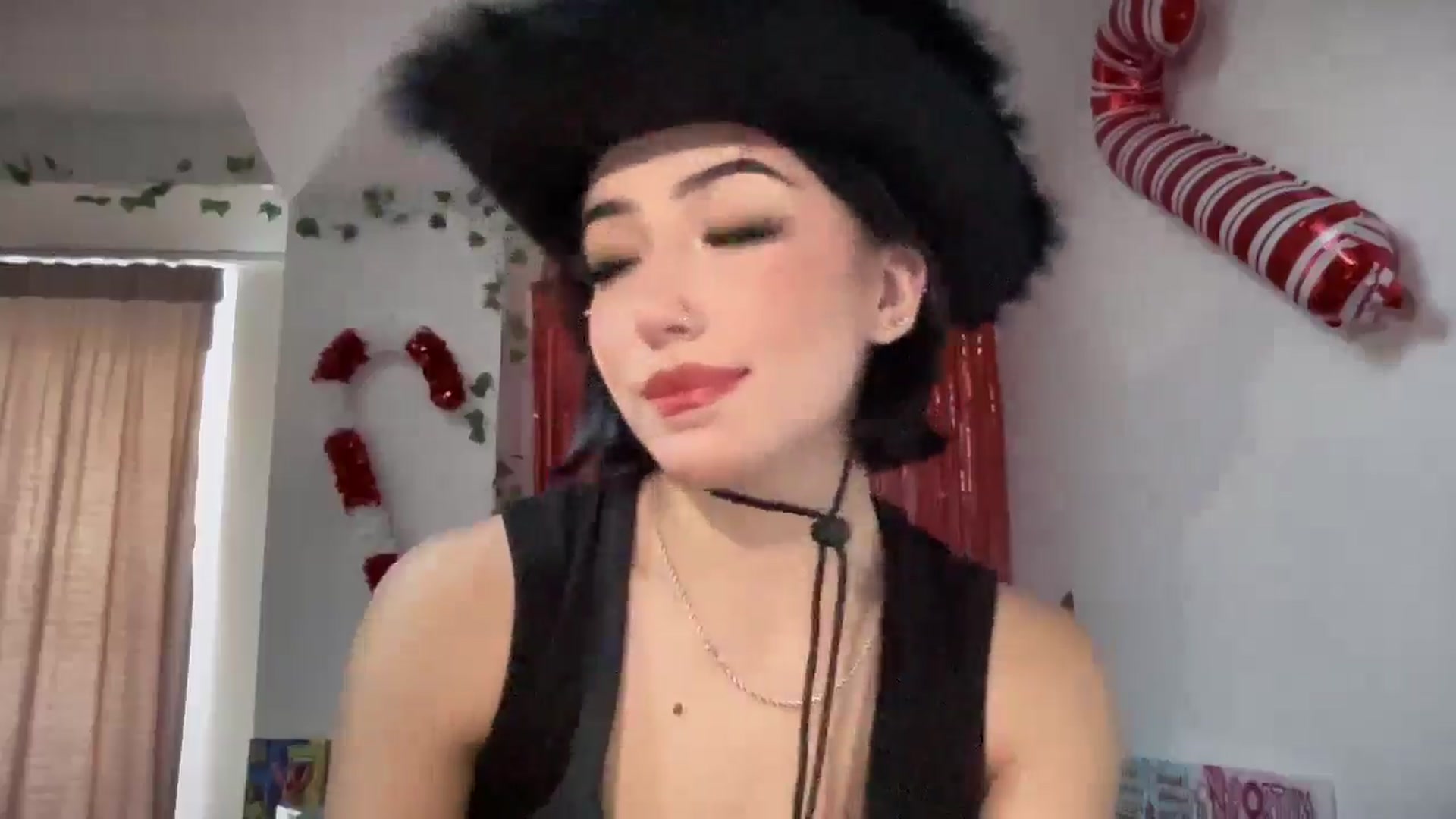 Gallery image thumbnail from Young_Evil's myfreecams stream on, 01/01/2026, 14:23 image 5 of 20