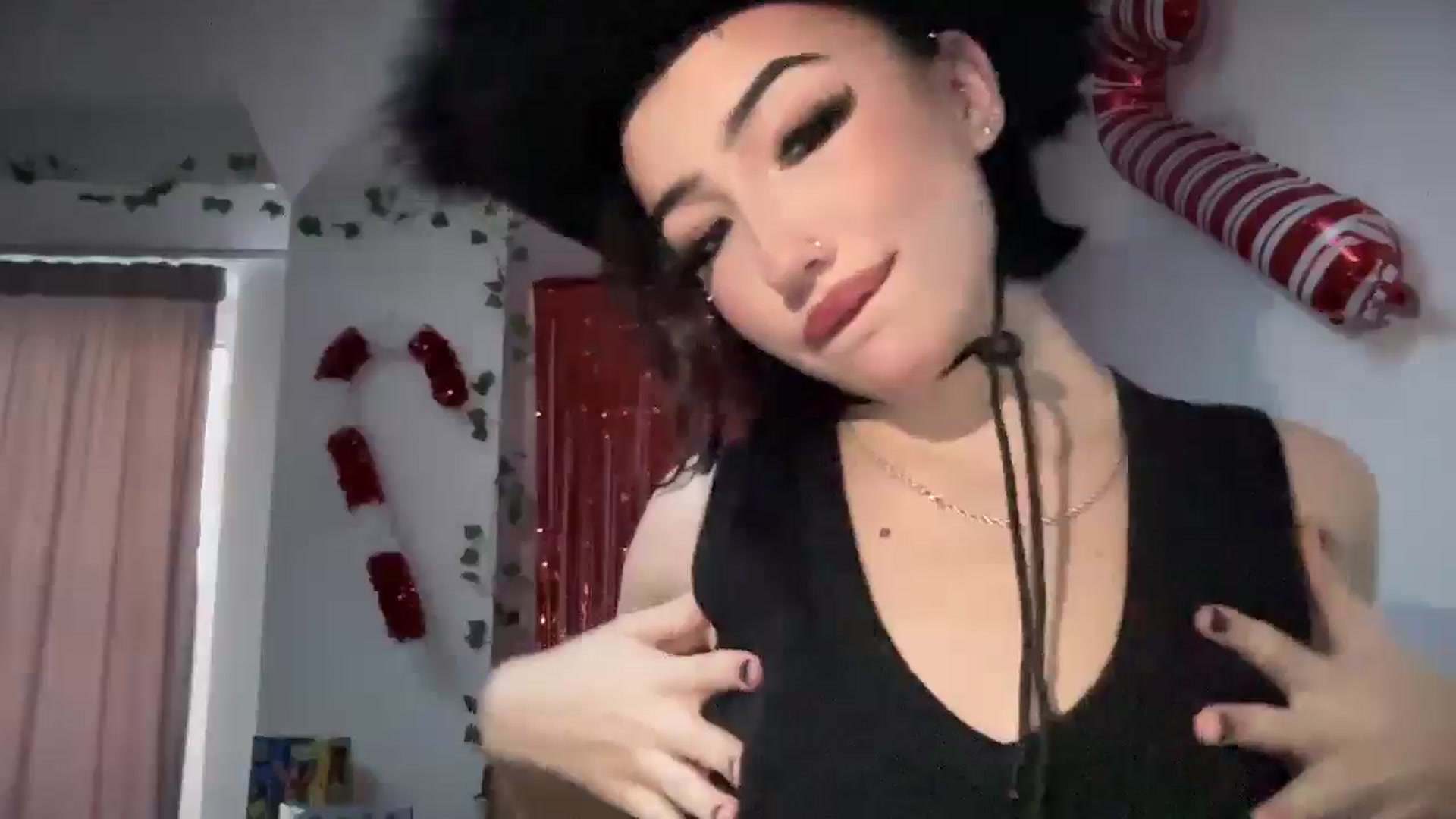 Gallery image thumbnail from Young_Evil's myfreecams stream on, 01/01/2026, 14:23 image 11 of 20