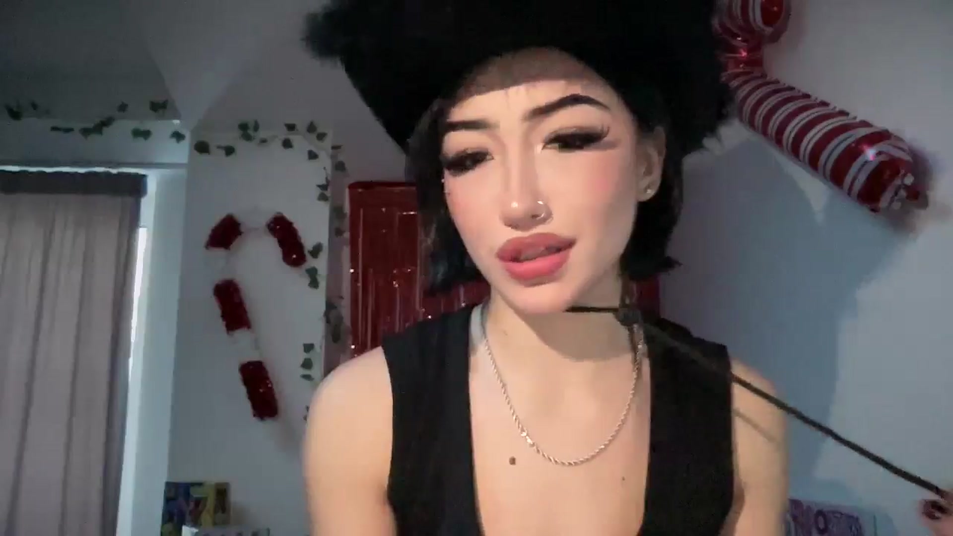 Gallery image thumbnail from Young_Evil's myfreecams stream on, 01/01/2026, 14:23 image 13 of 20