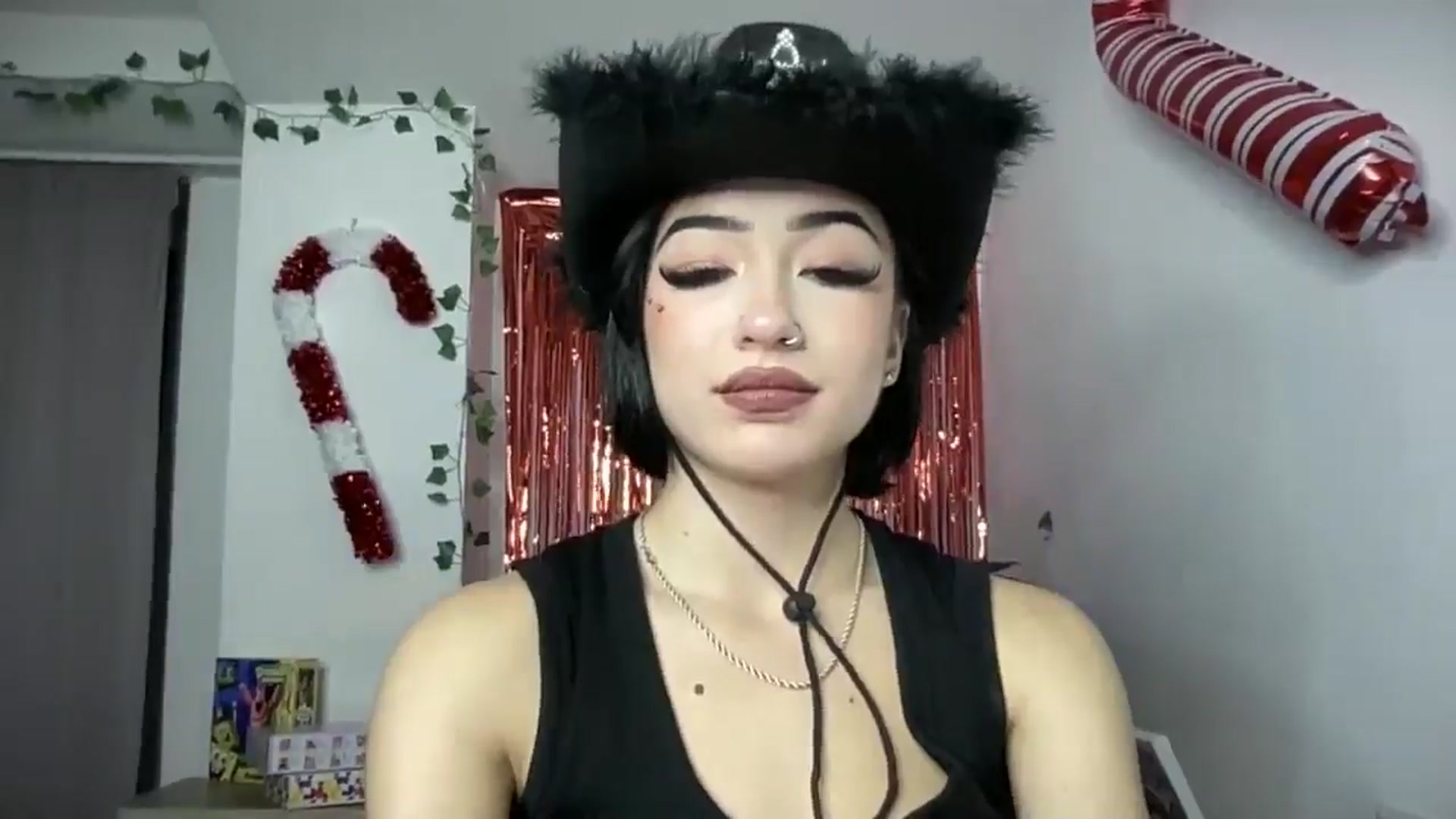 Gallery image thumbnail from Young_Evil's myfreecams stream on, 01/01/2026, 17:38 image 17 of 20