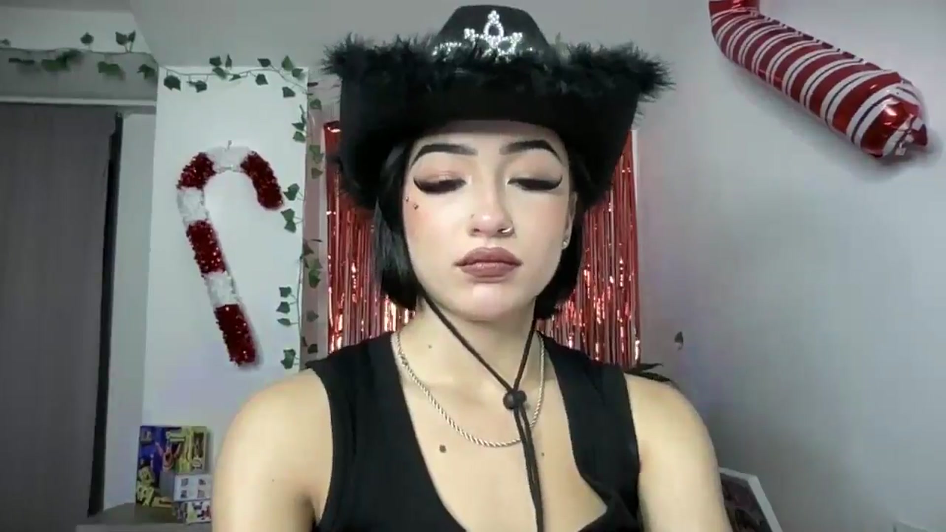 Gallery image thumbnail from Young_Evil's myfreecams stream on, 01/01/2026, 17:38 image 16 of 20
