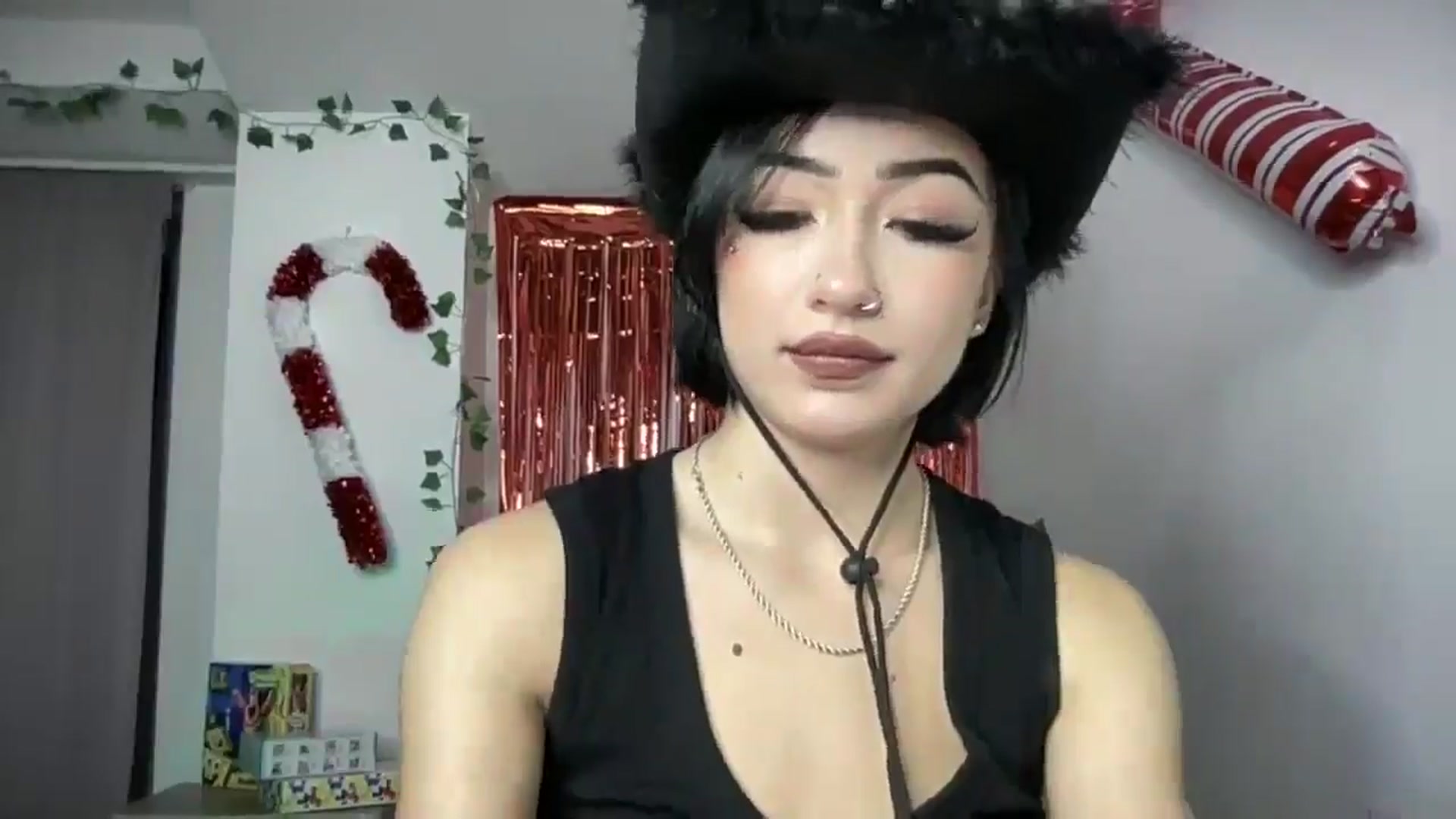 Gallery image thumbnail from Young_Evil's myfreecams stream on, 01/01/2026, 17:38 image 5 of 20