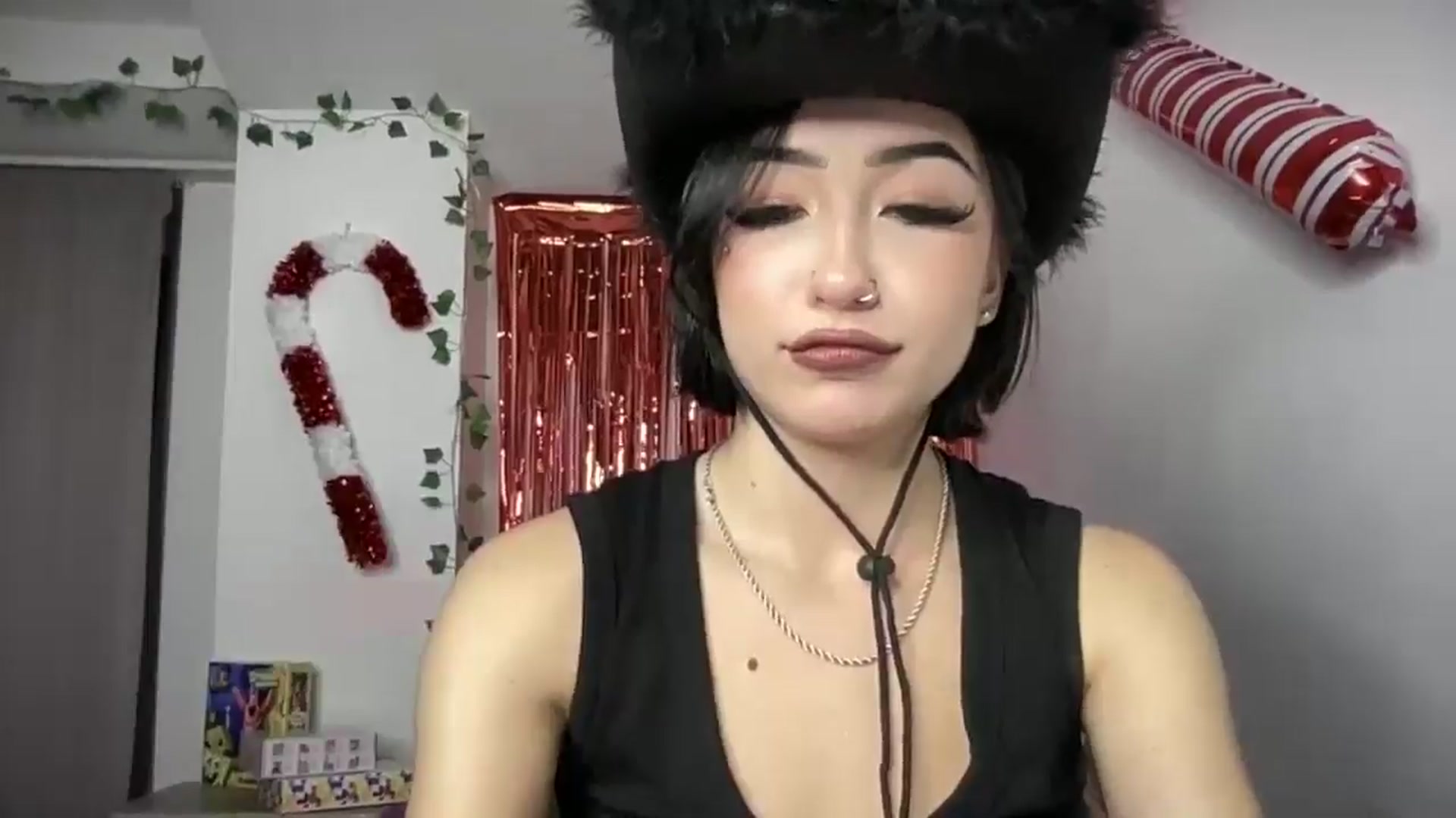 Gallery image thumbnail from Young_Evil's myfreecams stream on, 01/01/2026, 17:38 image 7 of 20