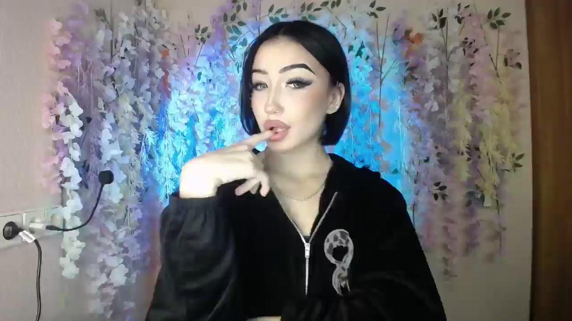 Gallery image thumbnail from Young_Evil's myfreecams stream on, 01/02/2026, 14:57 image 1 of 20