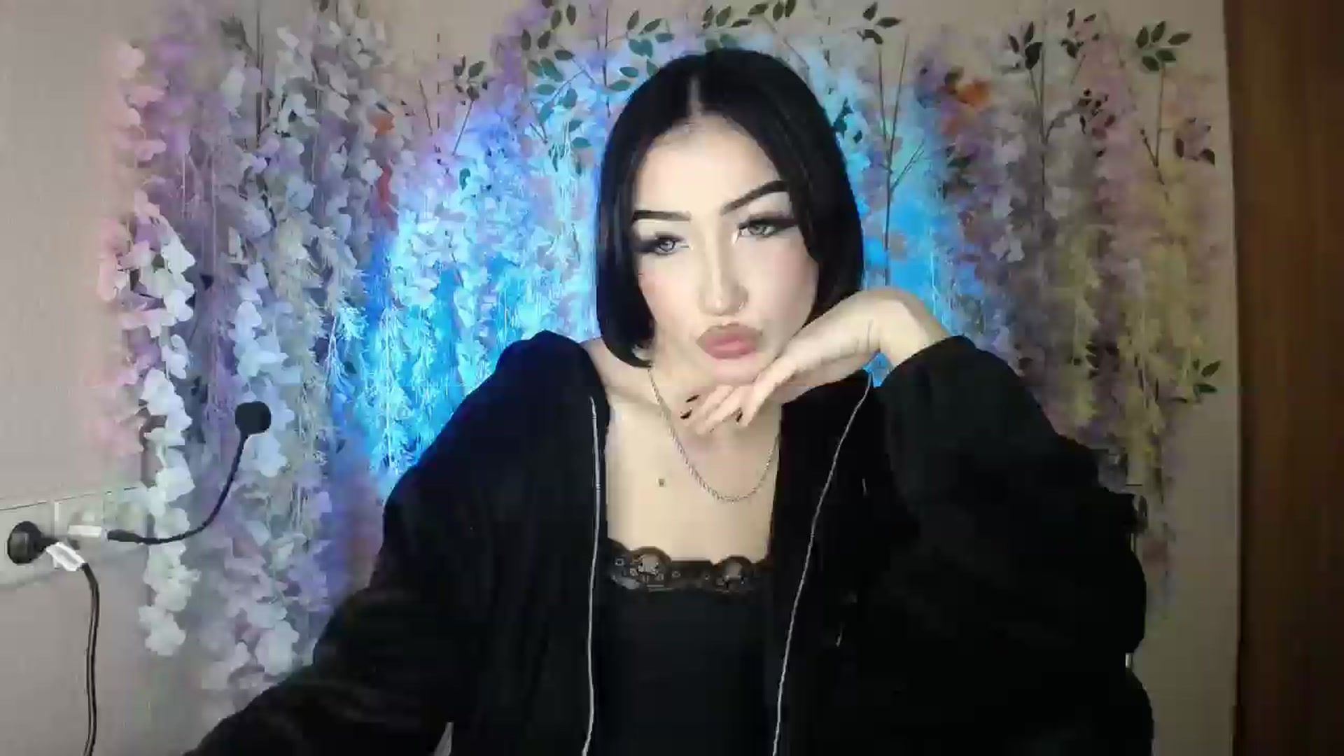 Gallery image thumbnail from Young_Evil's myfreecams stream on, 01/02/2026, 14:57 image 16 of 20