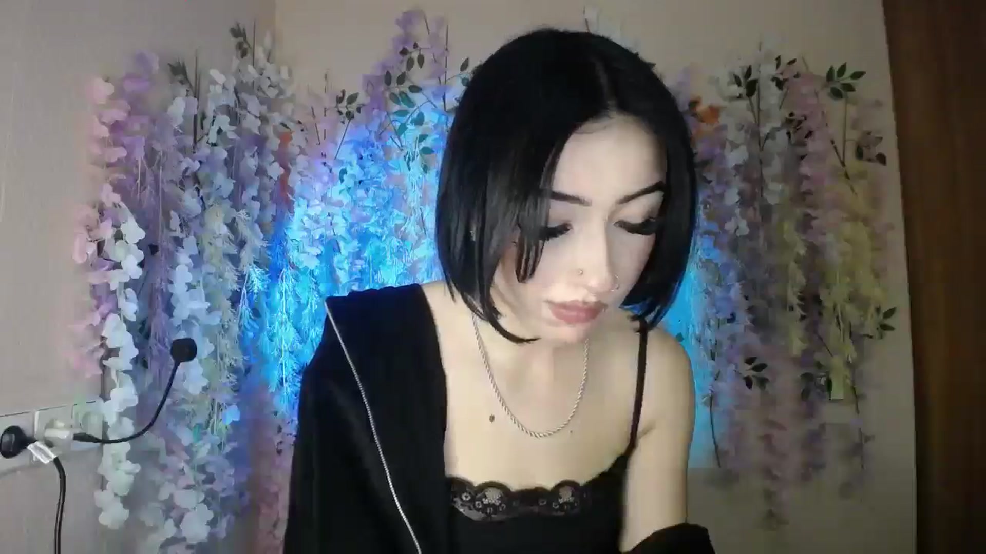 Gallery image thumbnail from Young_Evil's myfreecams stream on, 01/02/2026, 15:44 image 12 of 20