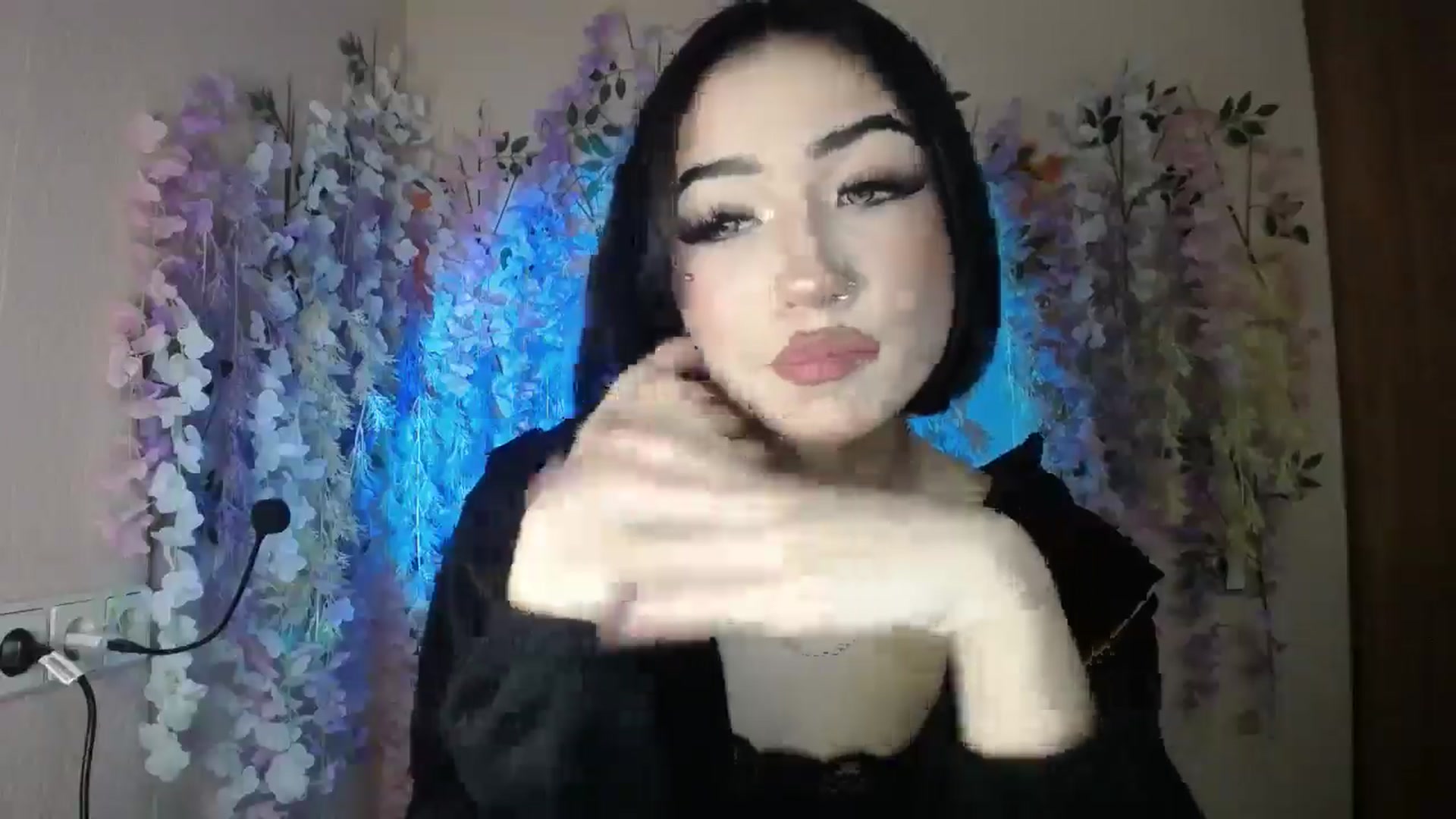 Gallery image thumbnail from Young_Evil's myfreecams stream on, 01/02/2026, 15:44 image 7 of 20