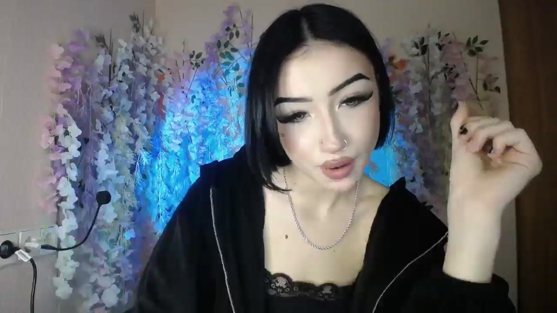 Gallery image thumbnail from Young_Evil's myfreecams stream on, 01/02/2026, 15:44 image 8 of 20