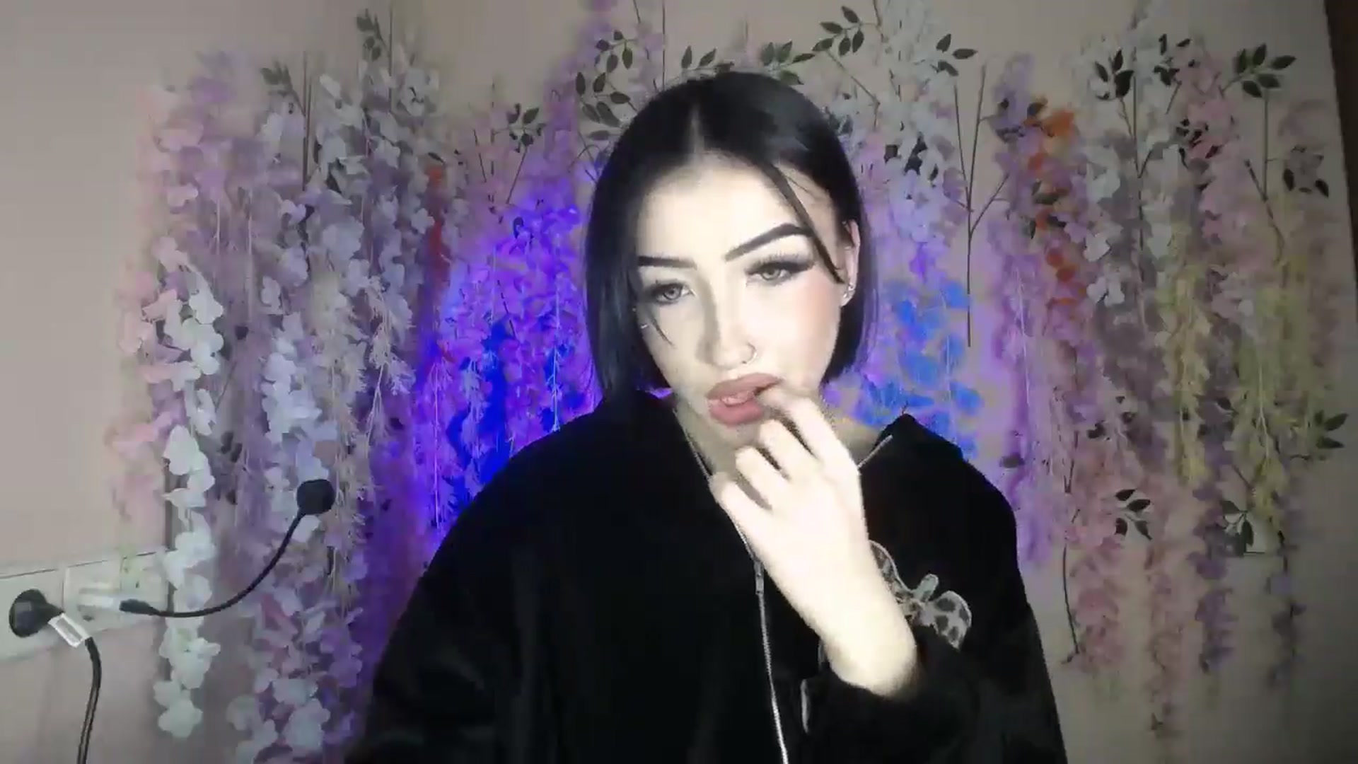 Gallery image thumbnail from Young_Evil's myfreecams stream on, 01/02/2026, 19:01 image 3 of 20