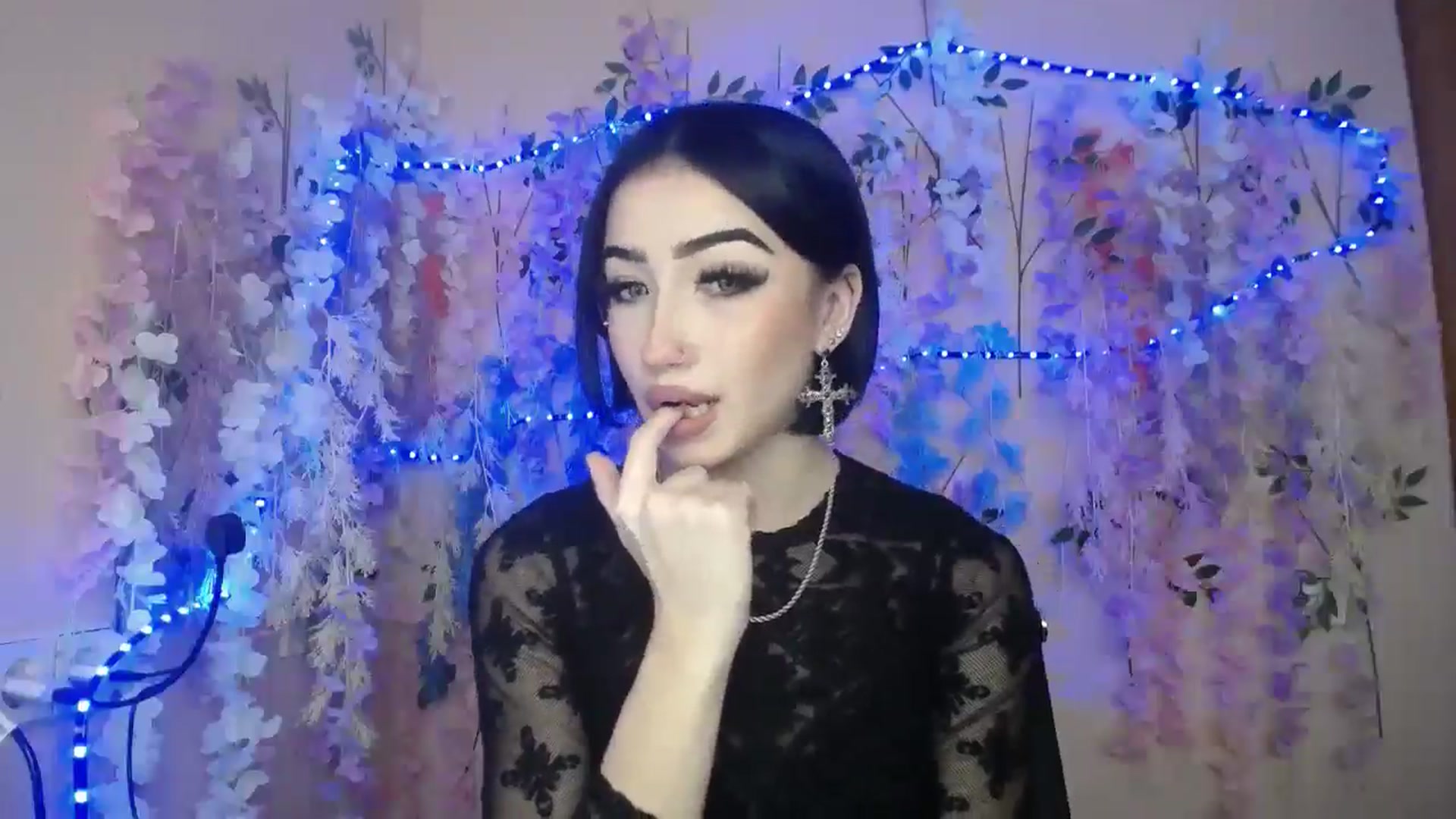Gallery image thumbnail from Young_Evil's myfreecams stream on, 01/03/2026, 12:30 image 12 of 20