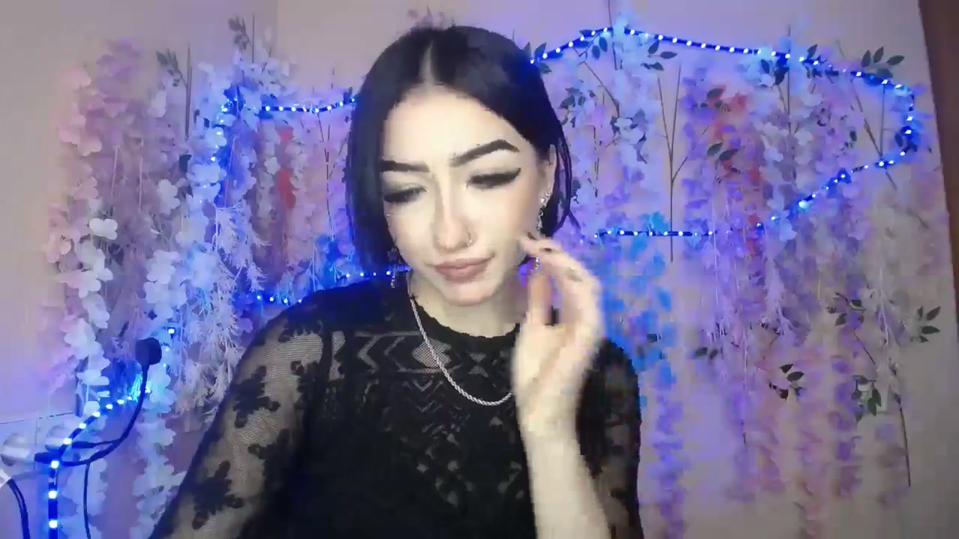 Gallery image thumbnail from Young_Evil's myfreecams stream on, 01/03/2026, 12:30 image 10 of 20