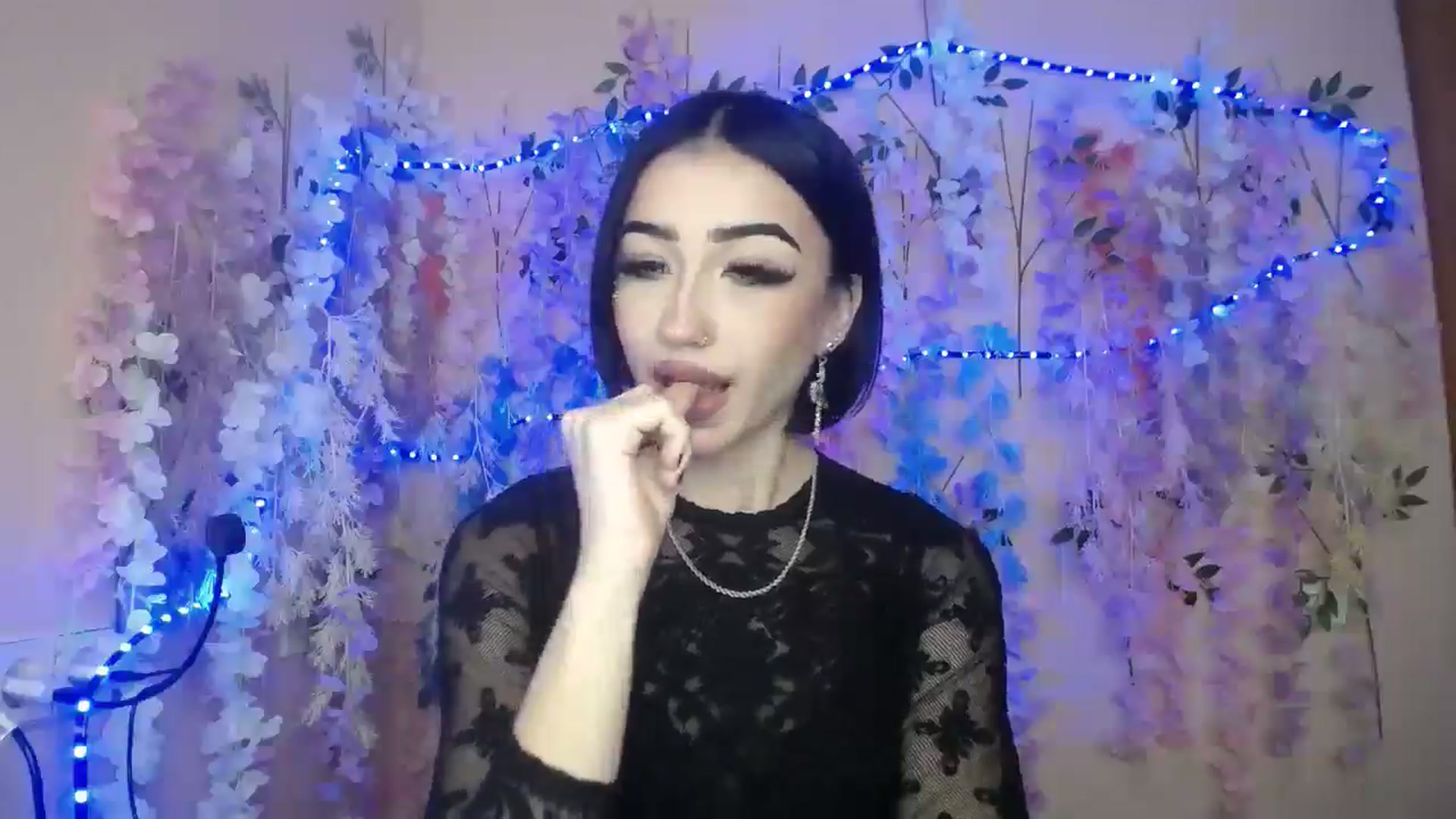 Gallery image thumbnail from Young_Evil's myfreecams stream on, 01/03/2026, 12:30 image 17 of 20