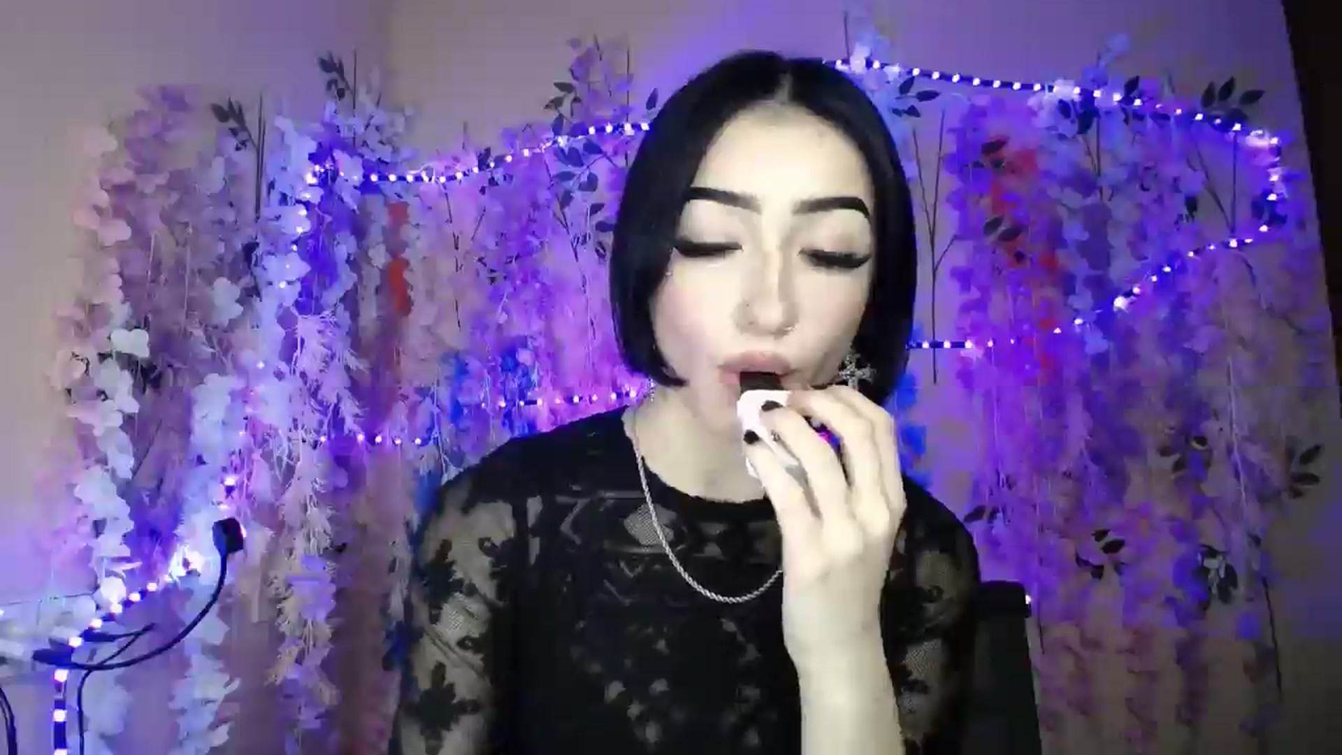 Gallery image thumbnail from Young_Evil's myfreecams stream on, 01/03/2026, 16:17 image 14 of 20