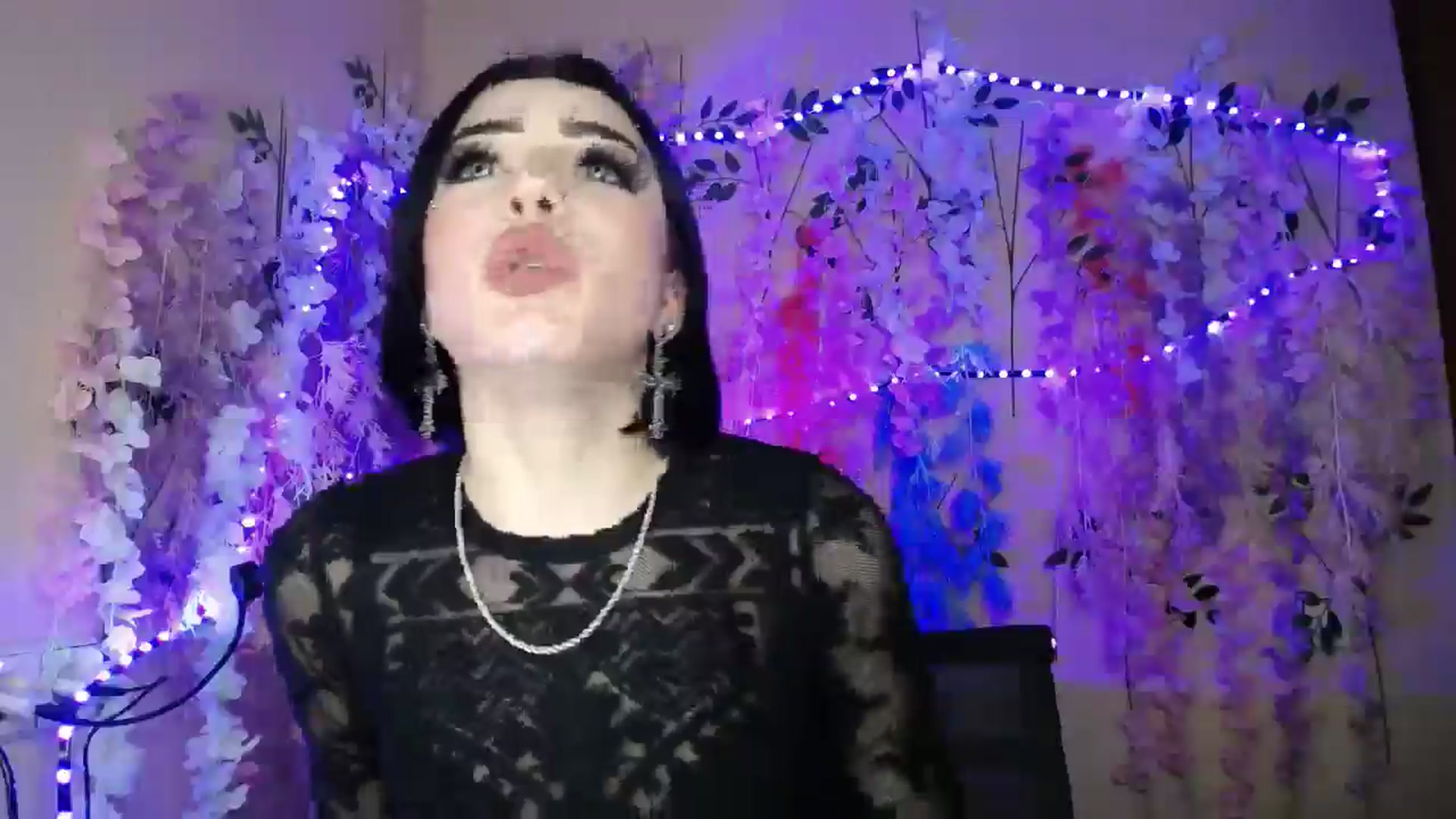 Gallery image thumbnail from Young_Evil's myfreecams stream on, 01/03/2026, 16:17 image 16 of 20