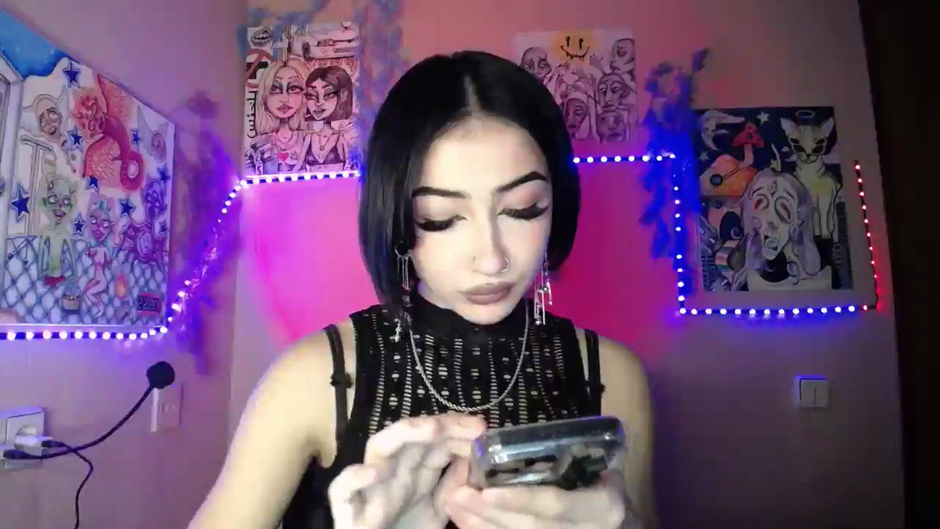Gallery image thumbnail from Young_Evil's myfreecams stream on, 01/05/2026, 18:01 image 17 of 20