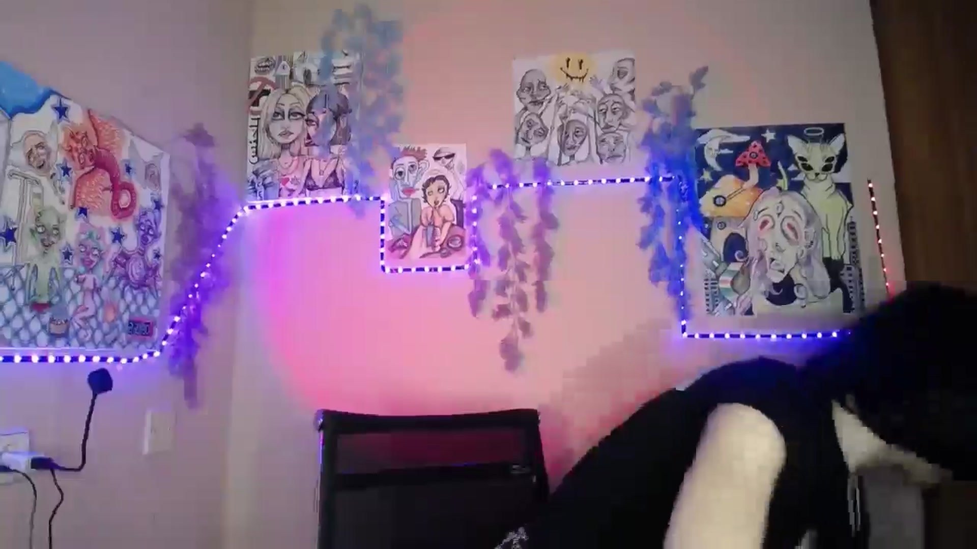 Gallery image thumbnail from Young_Evil's myfreecams stream on, 01/08/2026, 13:37 image 13 of 20
