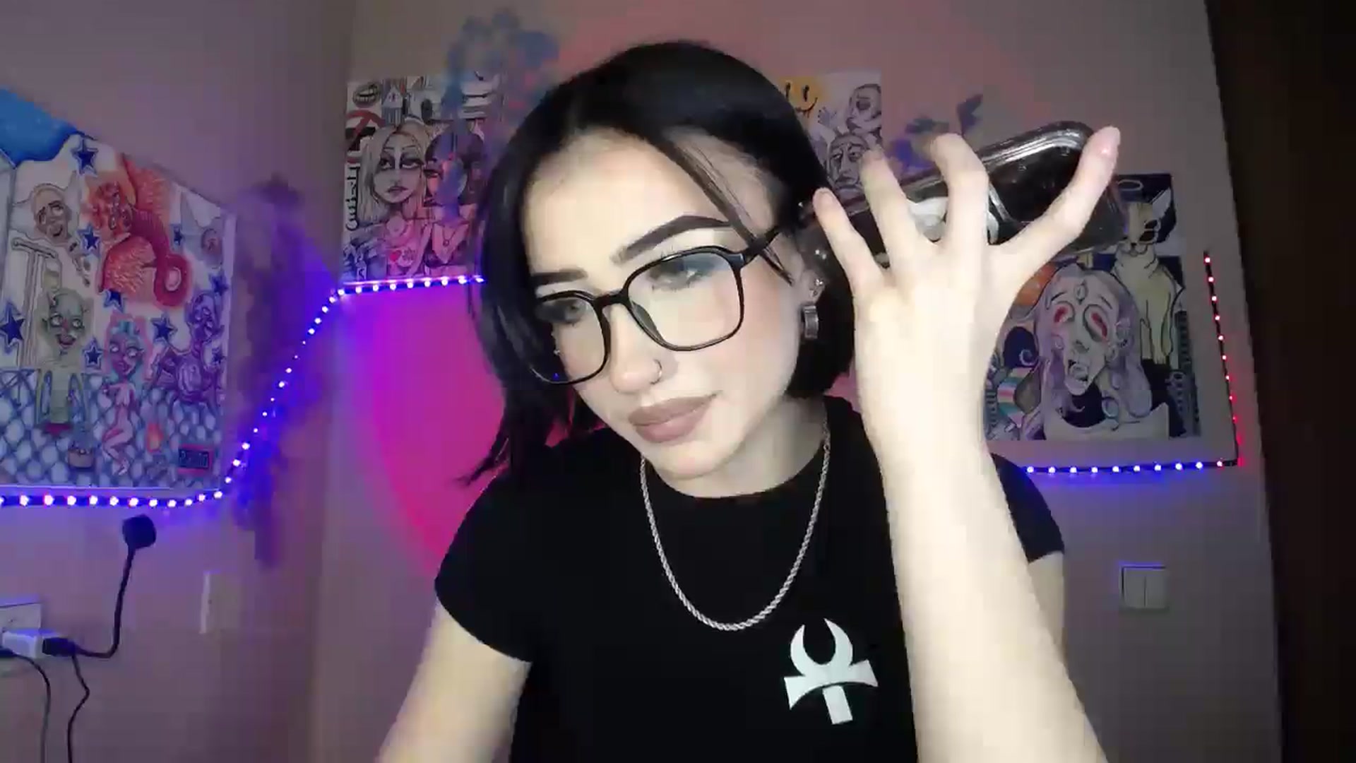 Gallery image thumbnail from Young_Evil's myfreecams stream on, 01/08/2026, 13:37 image 18 of 20