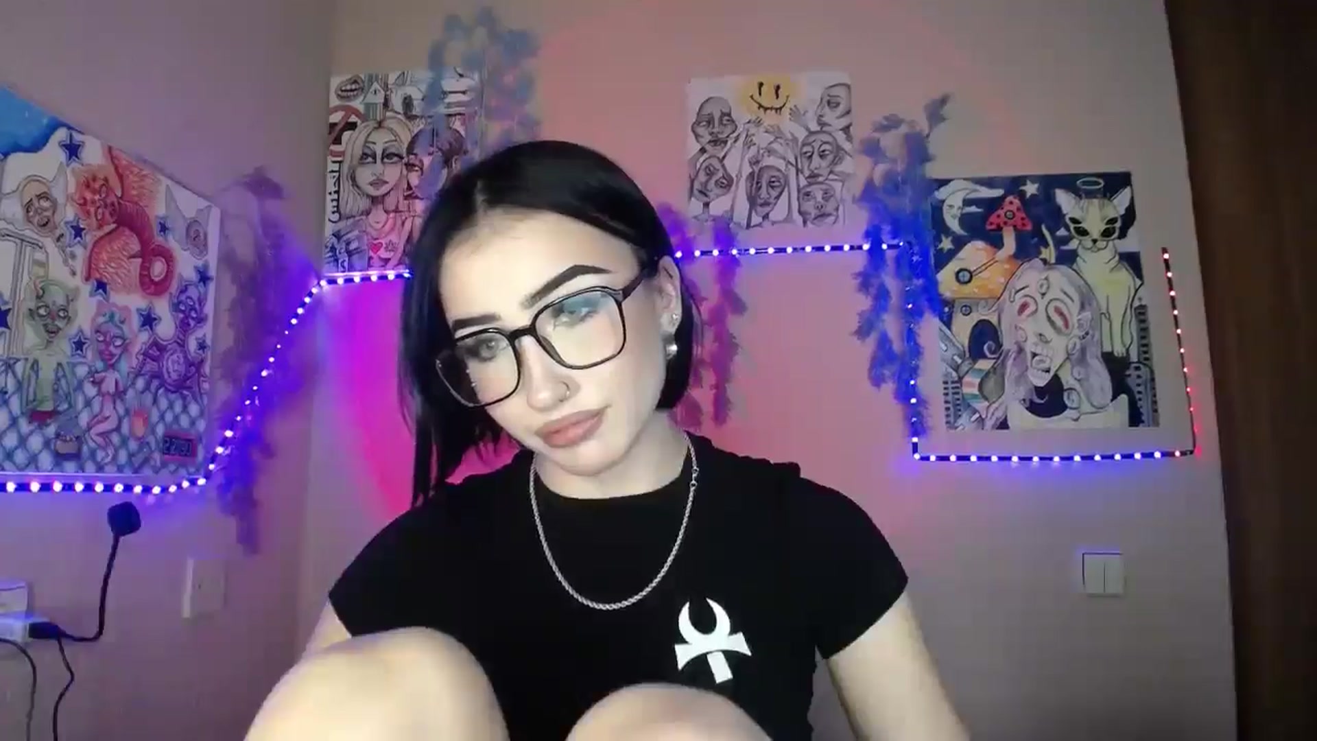 Gallery image thumbnail from Young_Evil's myfreecams stream on, 01/08/2026, 14:39 image 14 of 20