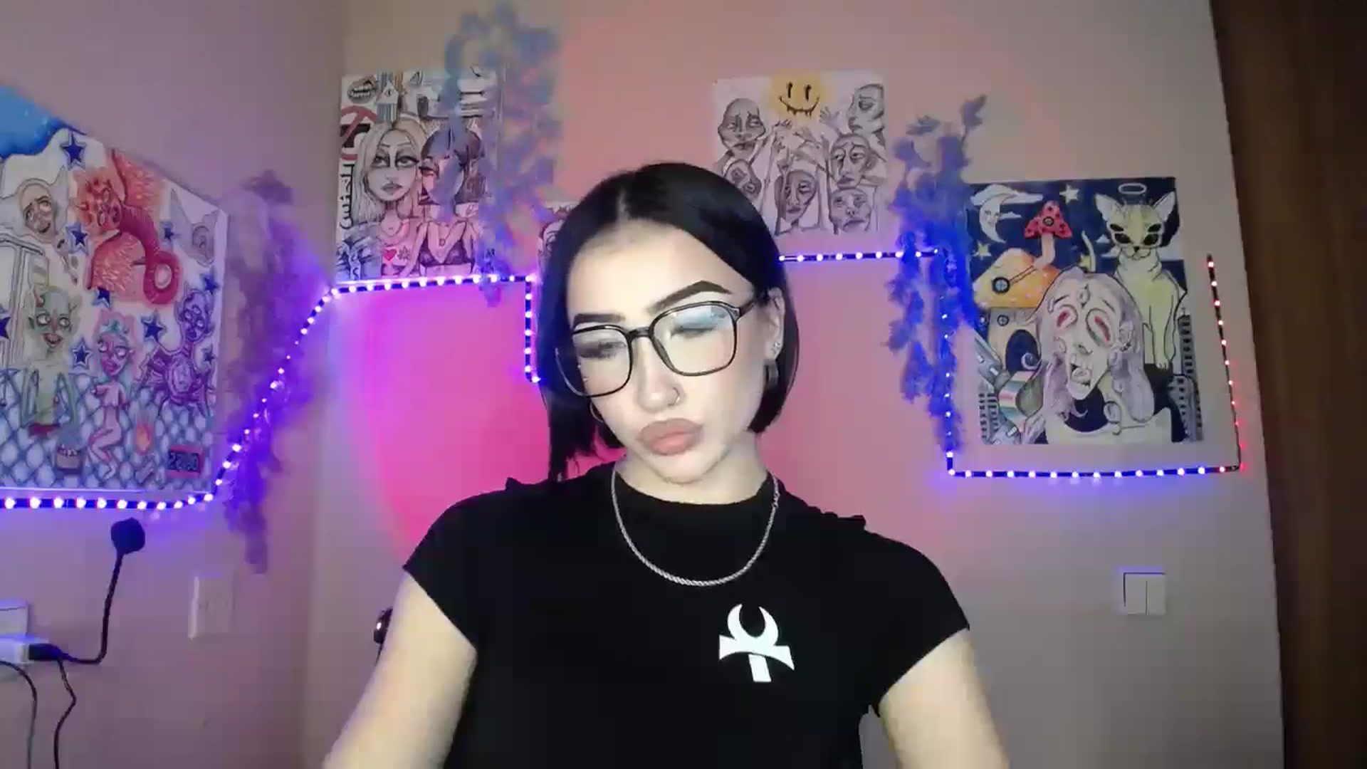 Gallery image thumbnail from Young_Evil's myfreecams stream on, 01/08/2026, 14:39 image 8 of 20
