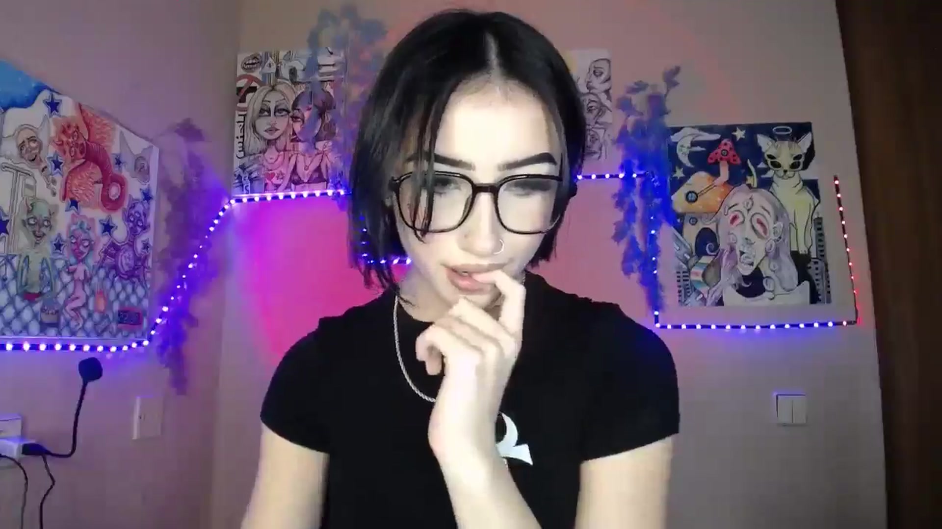Gallery image thumbnail from Young_Evil's myfreecams stream on, 01/08/2026, 14:39 image 11 of 20