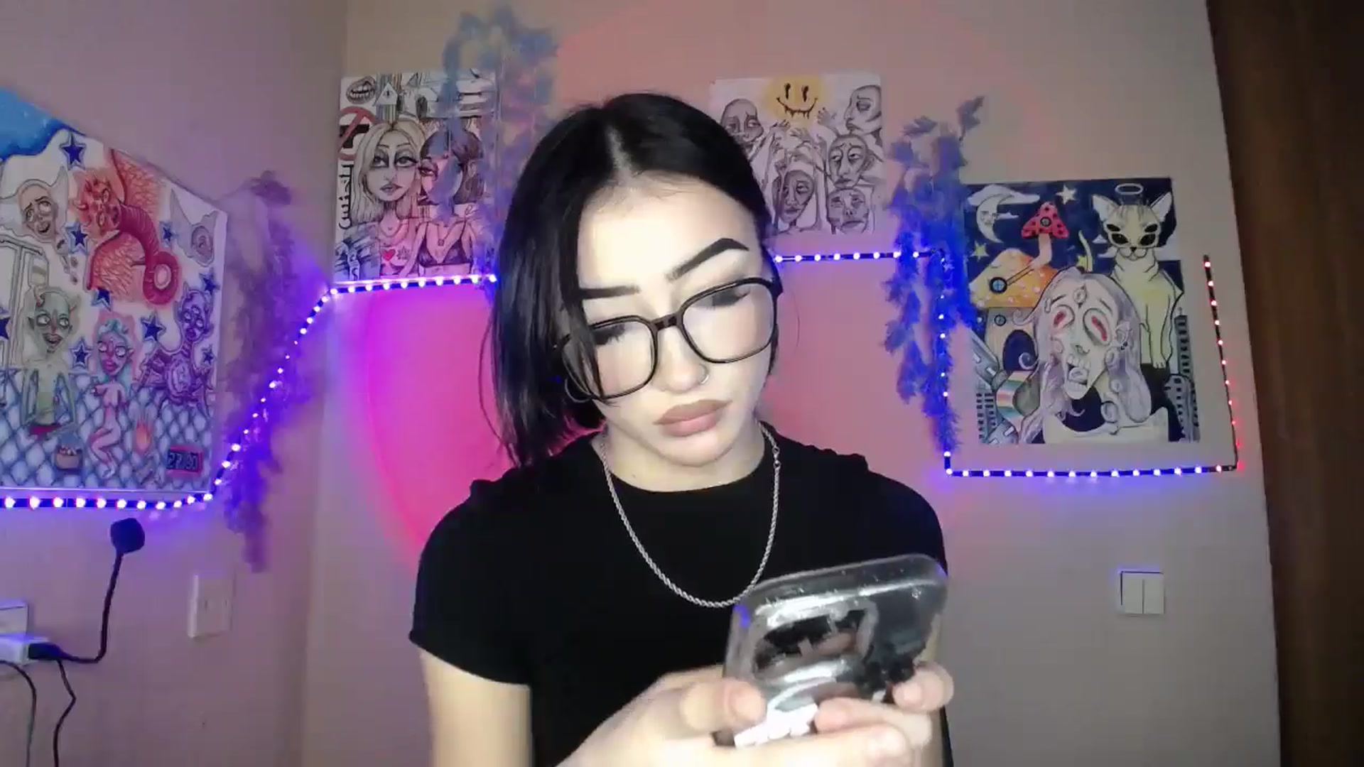 Gallery image thumbnail from Young_Evil's myfreecams stream on, 01/08/2026, 14:39 image 2 of 20