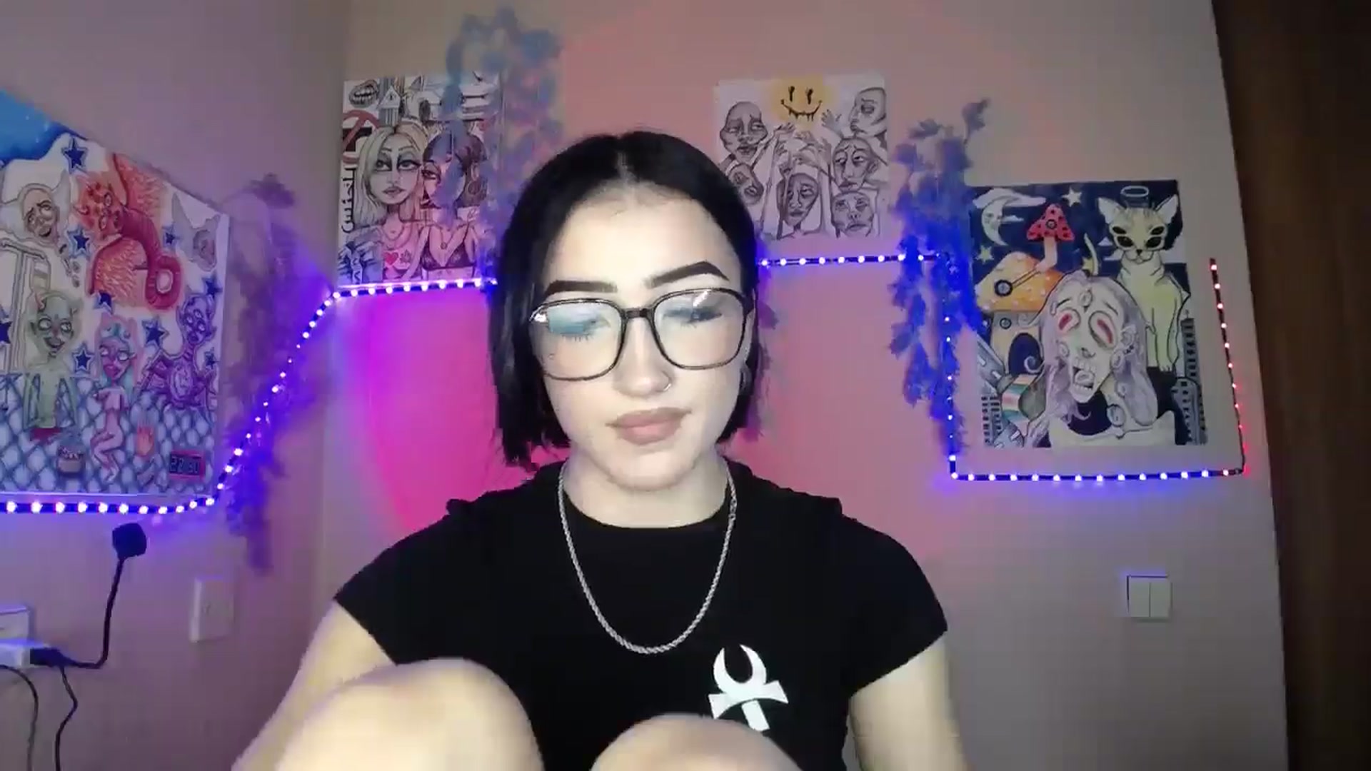 Gallery image thumbnail from Young_Evil's myfreecams stream on, 01/08/2026, 14:39 image 15 of 20