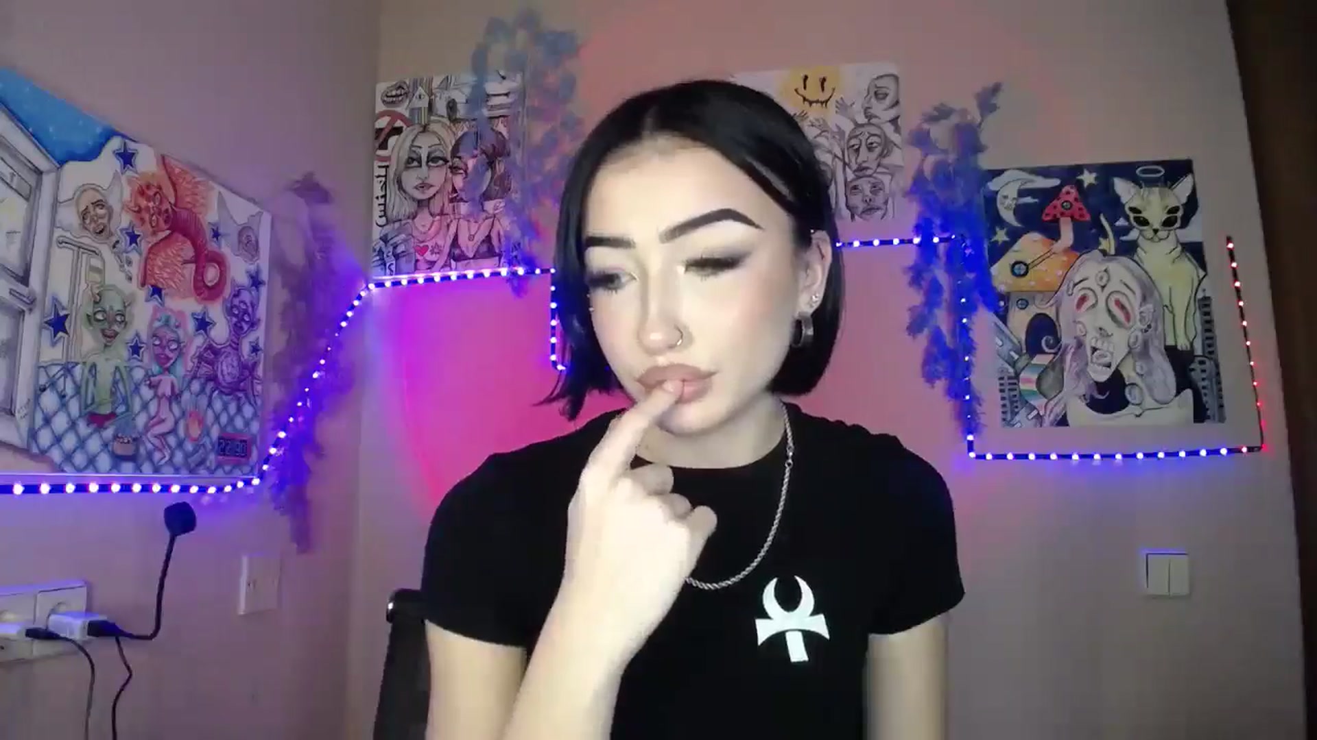Gallery image thumbnail from Young_Evil's myfreecams stream on, 01/08/2026, 14:39 image 19 of 20