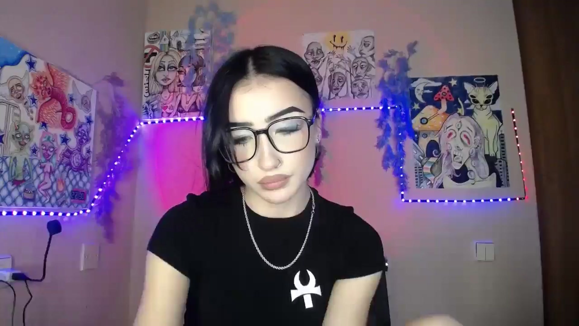 Gallery image thumbnail from Young_Evil's myfreecams stream on, 01/08/2026, 14:39 image 6 of 20
