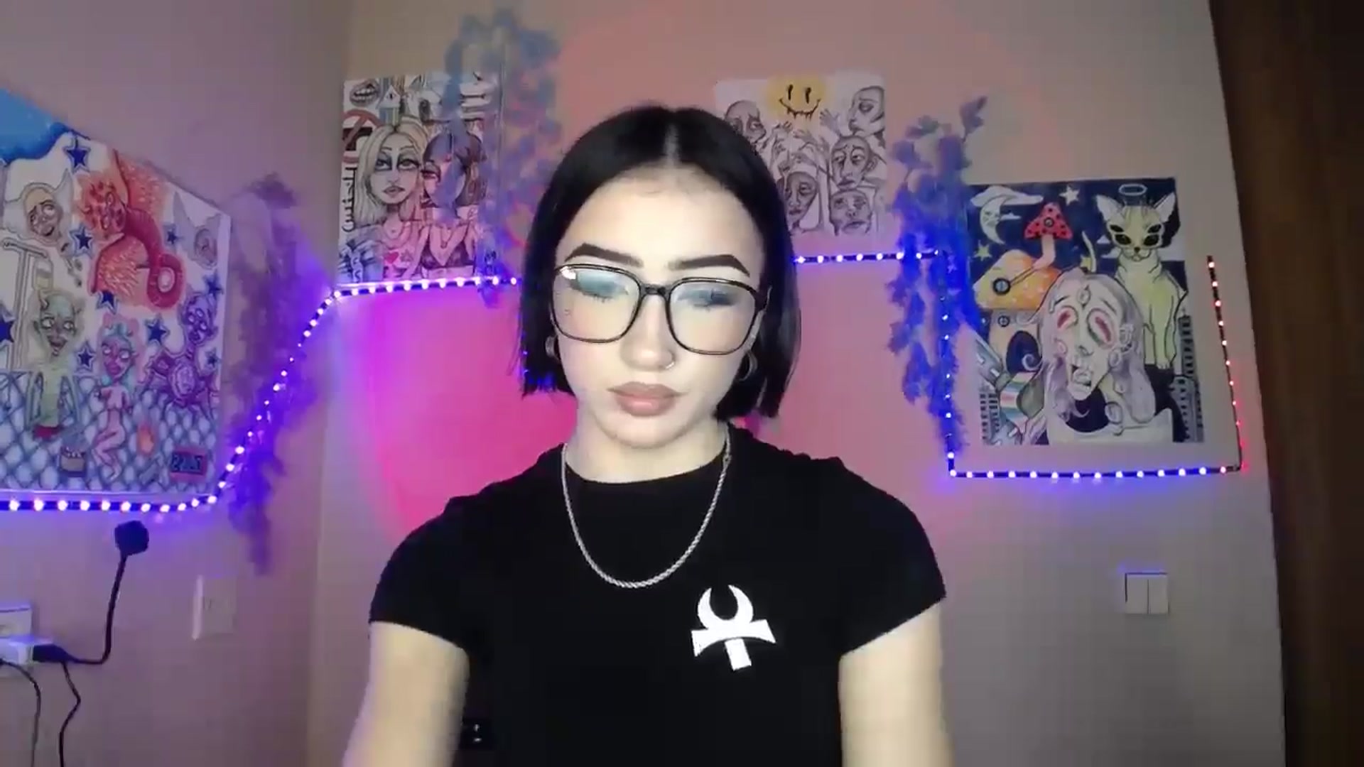 Gallery image thumbnail from Young_Evil's myfreecams stream on, 01/08/2026, 14:39 image 17 of 20