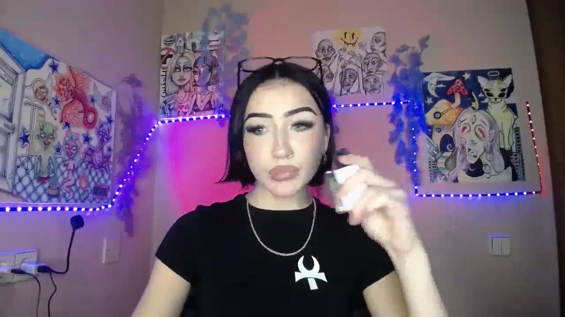 Gallery image thumbnail from Young_Evil's myfreecams stream on, 01/08/2026, 14:39 image 20 of 20