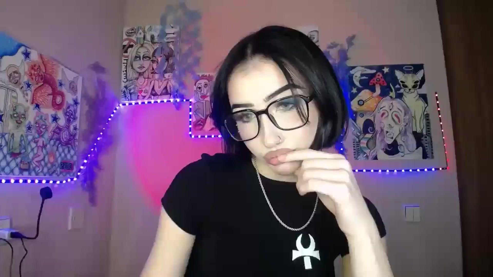 Gallery image thumbnail from Young_Evil's myfreecams stream on, 01/08/2026, 14:39 image 4 of 20