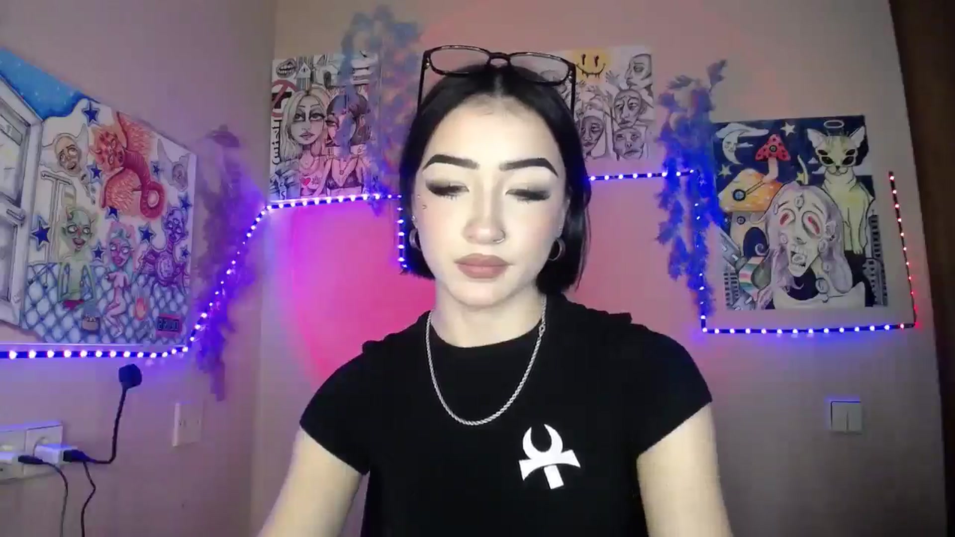 Gallery image thumbnail from Young_Evil's myfreecams stream on, 01/08/2026, 15:22 image 8 of 20