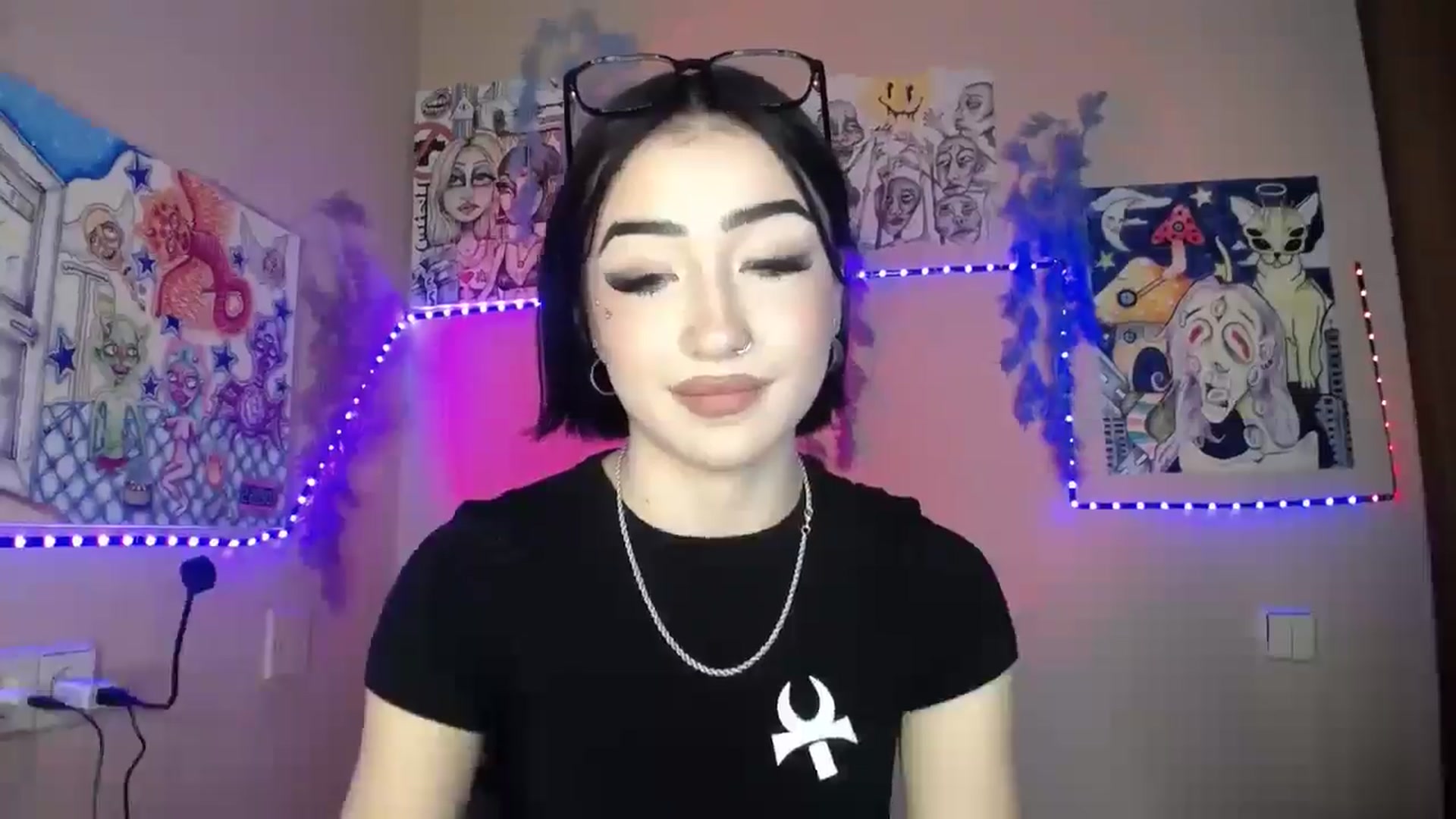 Gallery image thumbnail from Young_Evil's myfreecams stream on, 01/08/2026, 15:22 image 2 of 20