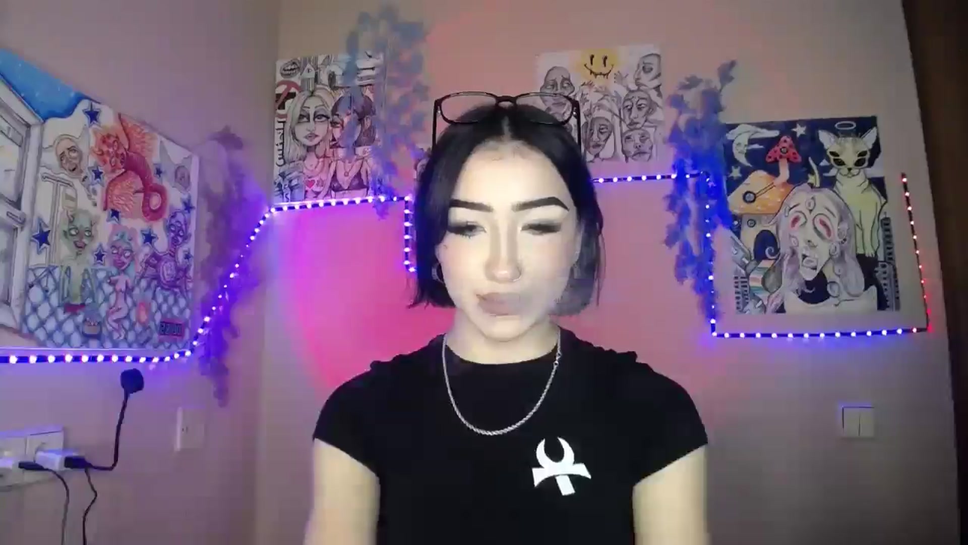 Gallery image thumbnail from Young_Evil's myfreecams stream on, 01/08/2026, 15:22 image 10 of 20