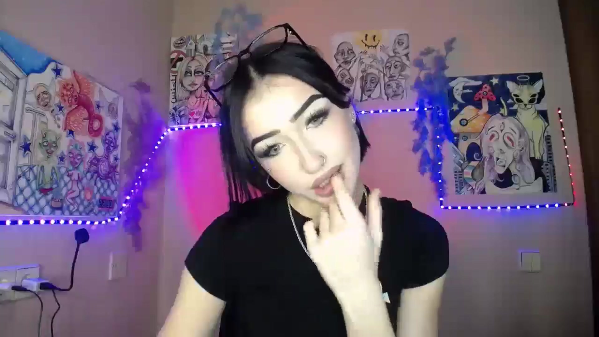 Gallery image thumbnail from Young_Evil's myfreecams stream on, 01/08/2026, 15:22 image 13 of 20