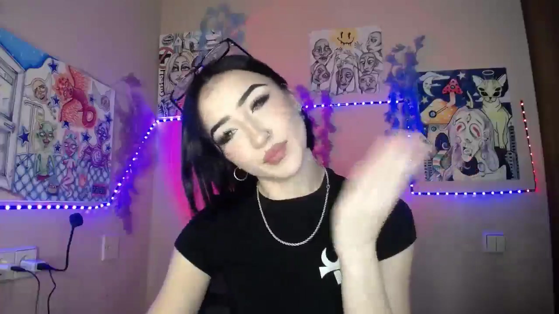 Gallery image thumbnail from Young_Evil's myfreecams stream on, 01/08/2026, 15:22 image 7 of 20