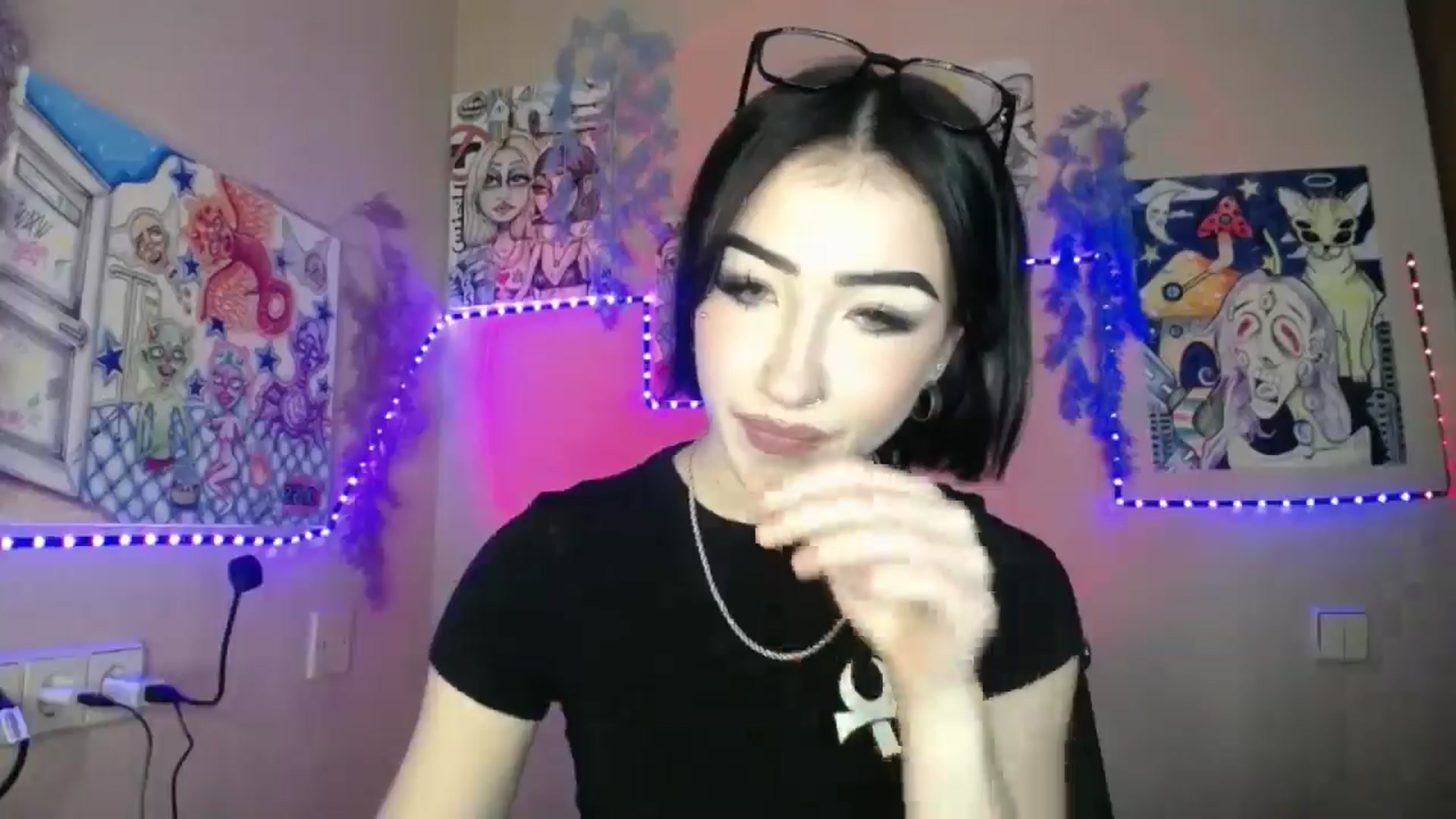 Gallery image thumbnail from Young_Evil's myfreecams stream on, 01/08/2026, 15:22 image 17 of 20