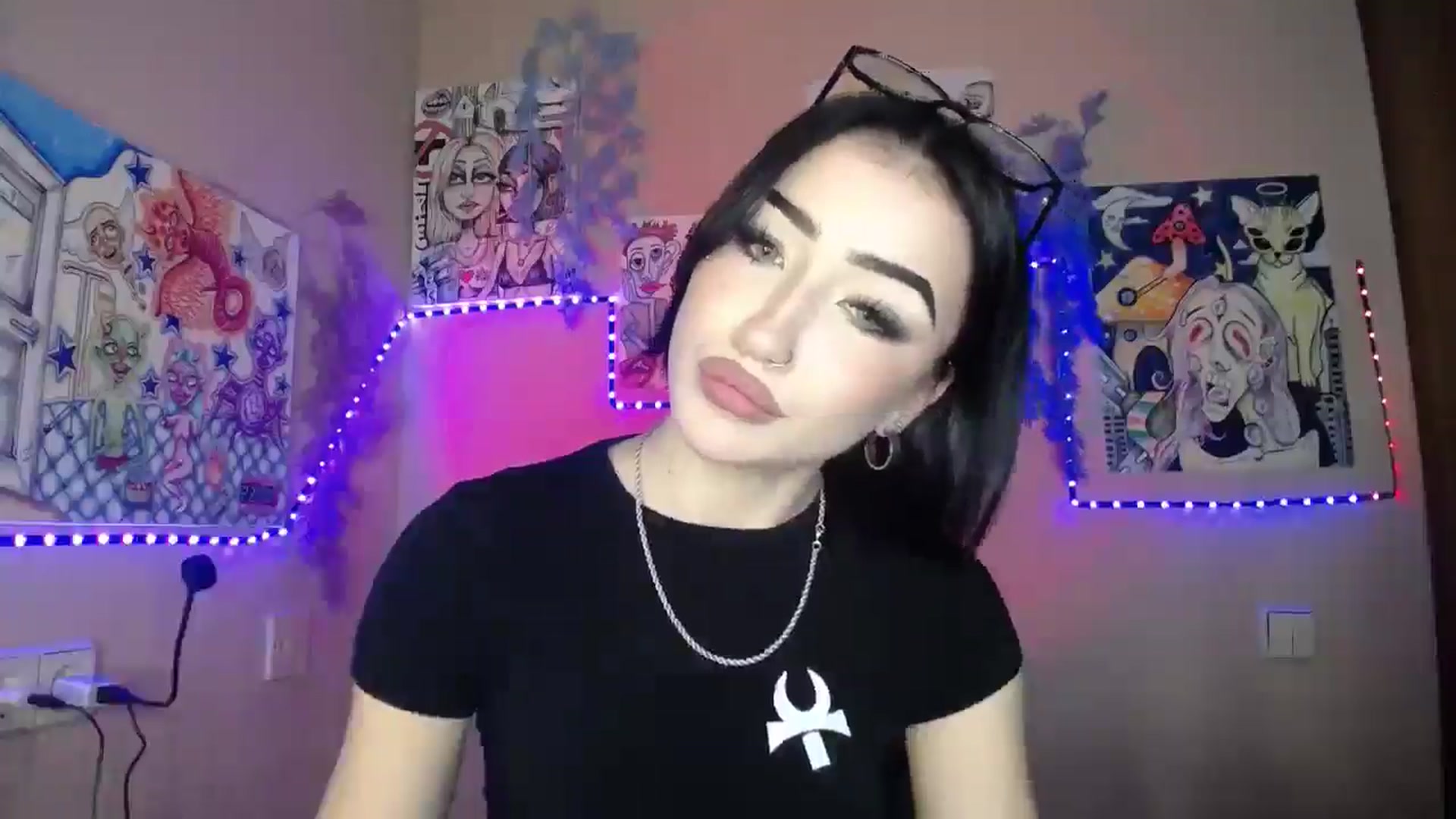 Gallery image thumbnail from Young_Evil's myfreecams stream on, 01/08/2026, 15:22 image 14 of 20