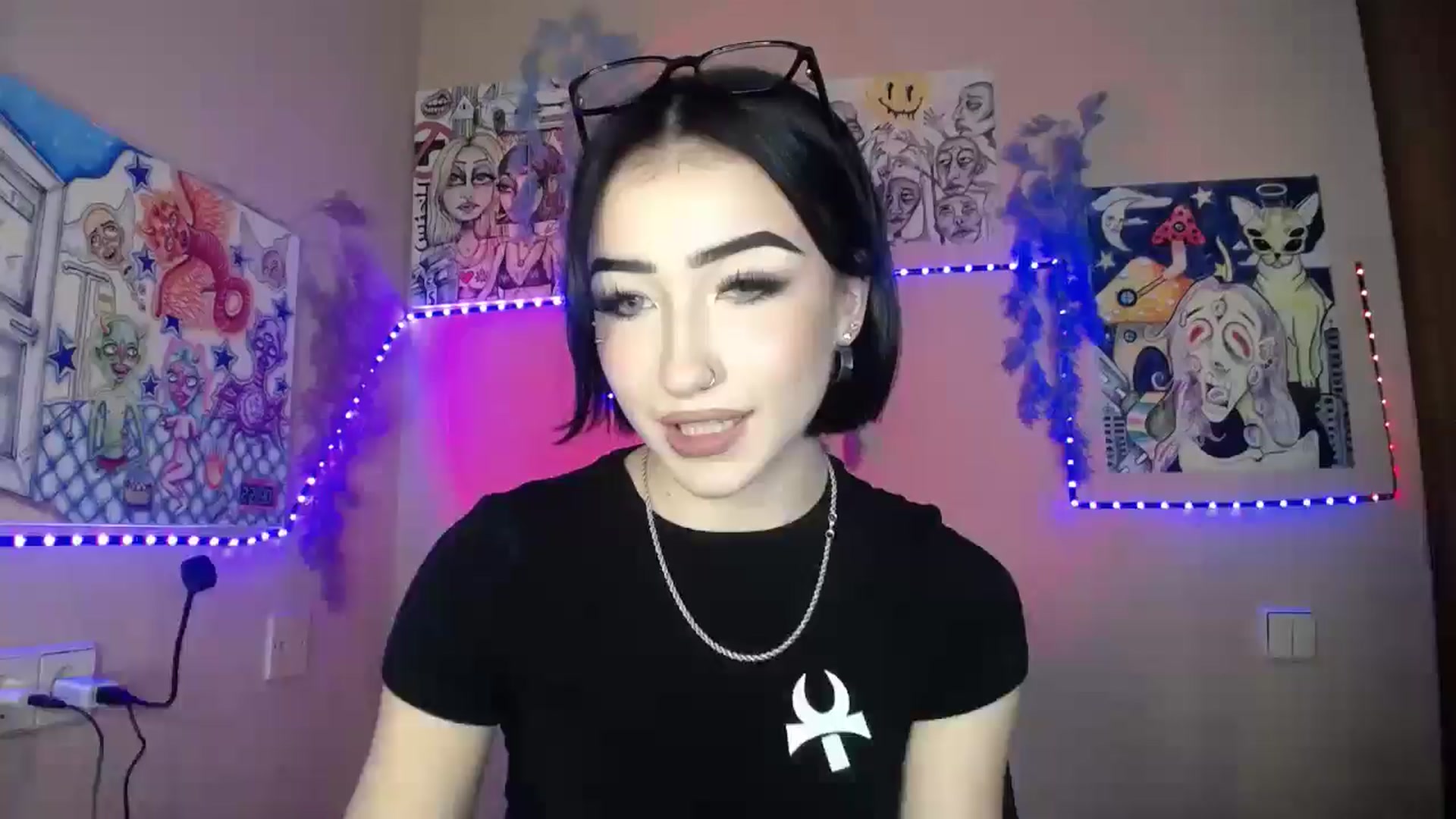 Gallery image thumbnail from Young_Evil's myfreecams stream on, 01/08/2026, 15:22 image 15 of 20