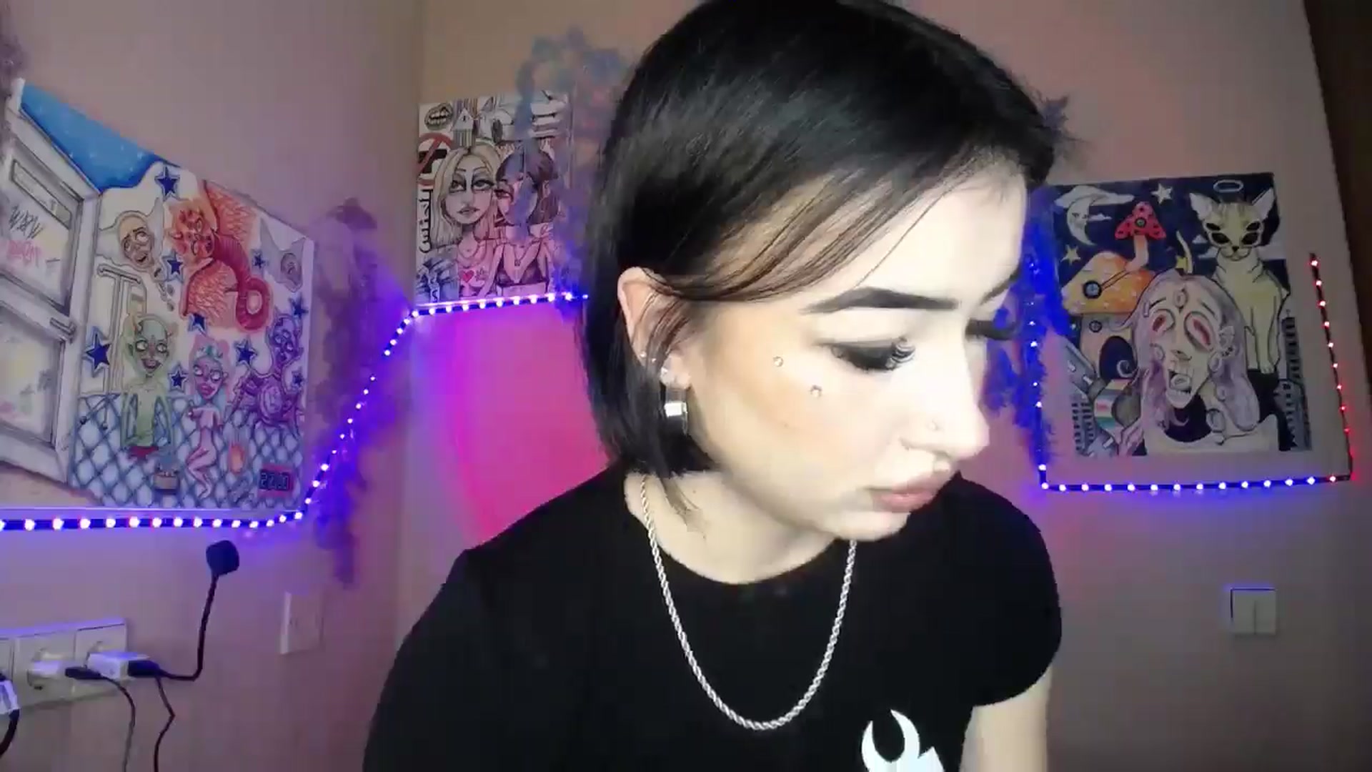 Gallery image thumbnail from Young_Evil's myfreecams stream on, 01/08/2026, 16:38 image 11 of 20