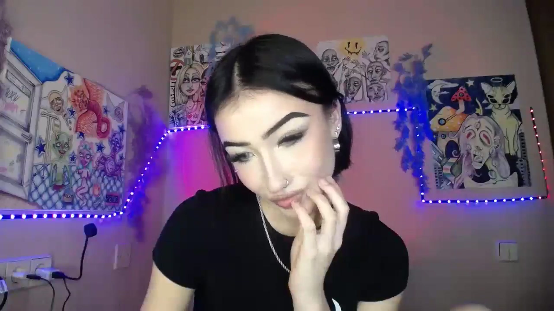 Gallery image thumbnail from Young_Evil's myfreecams stream on, 01/08/2026, 17:10 image 18 of 20