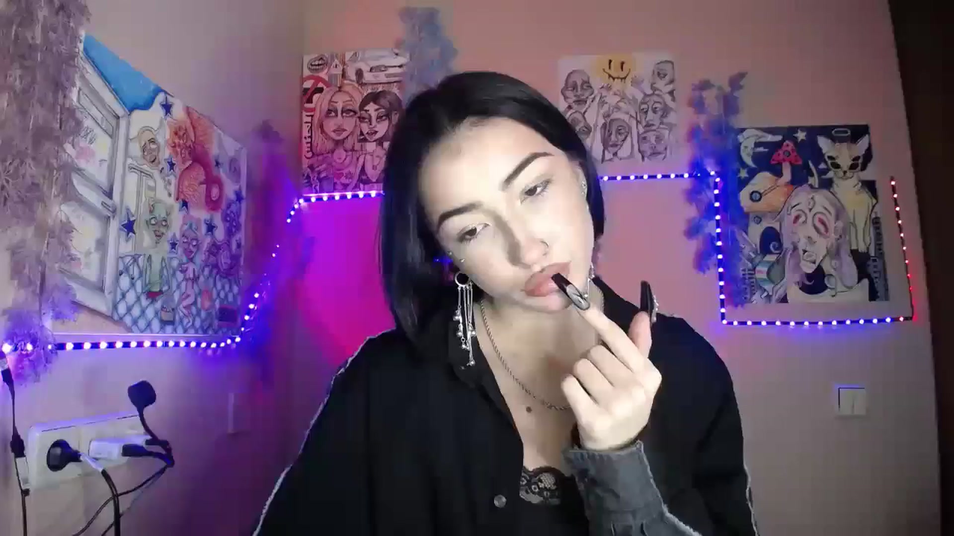 Gallery image thumbnail from Young_Evil's myfreecams stream on, 01/14/2026, 17:32 image 17 of 20
