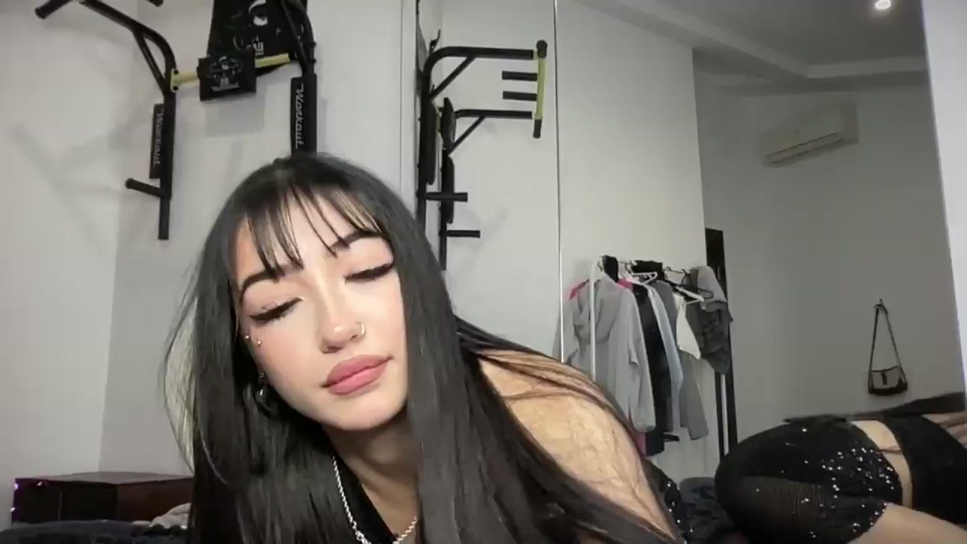 Gallery image thumbnail from Young_Evil's myfreecams stream on, 01/17/2026, 16:38 image 7 of 20